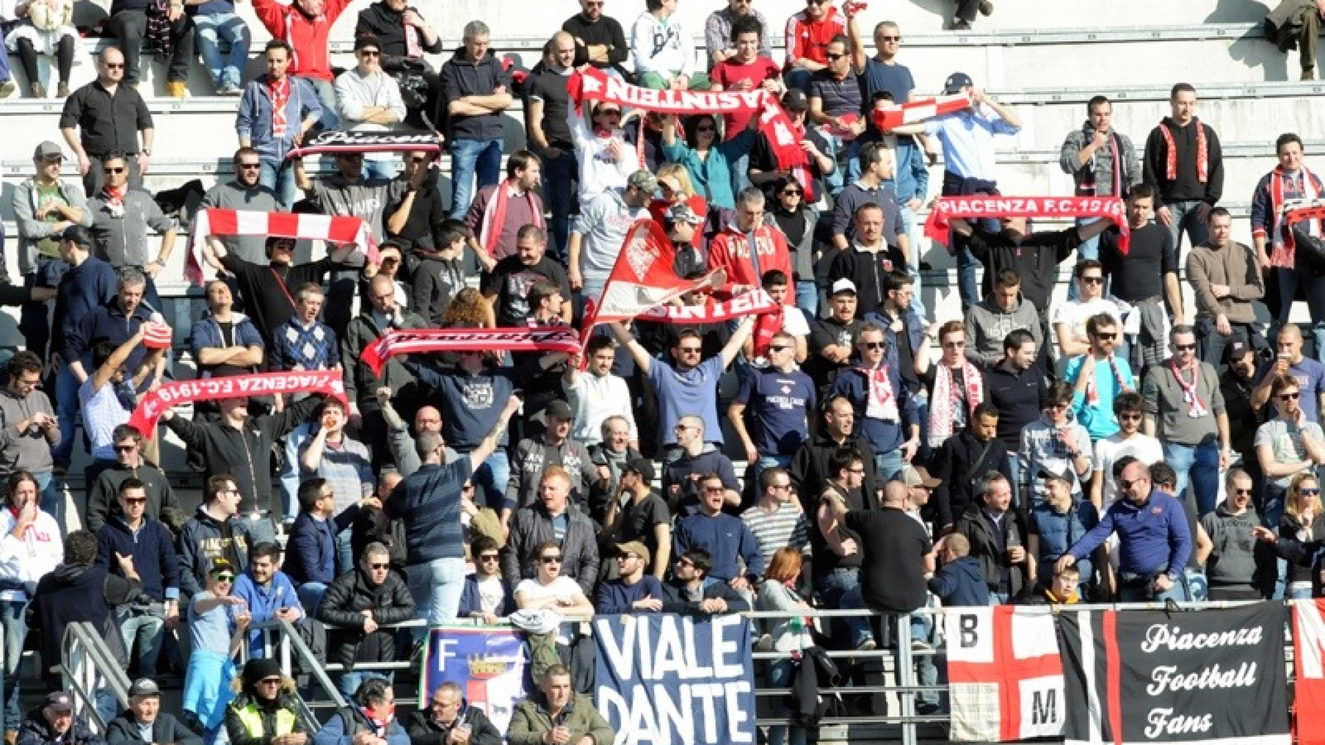 Tifosi negli spogliatoi, Piace in silenzio stampa. E Rubini presenta le dimissioni