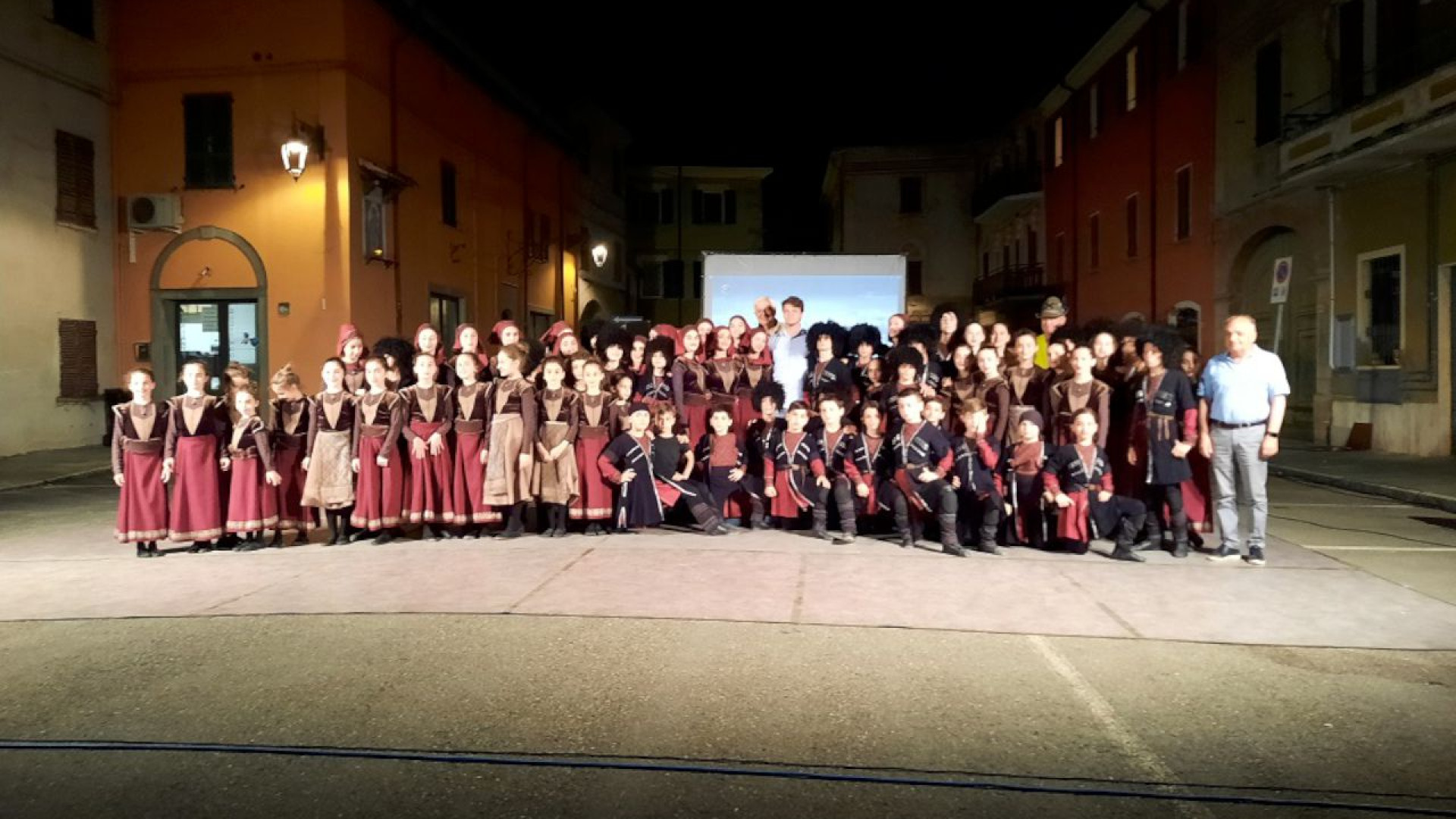 Dalla Georgia a Bettola: 82 giovanissimi ambasciatori di pace con arte e danza