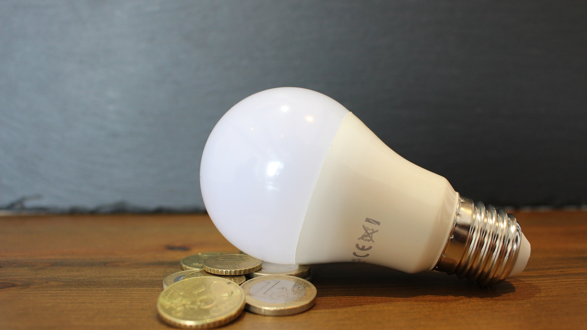 Piacentini nel panico dopo l'addio al mercato tutelato dell'energia elettrica