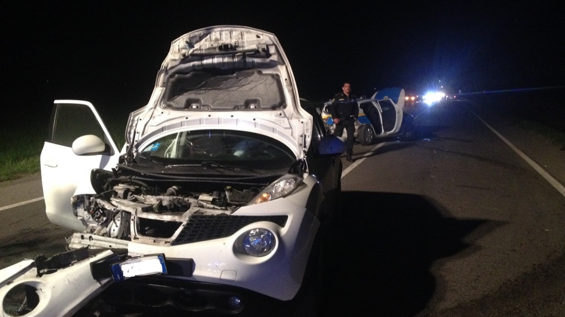 Schianto tra due vetture, ferita gravemente una guardia giurata