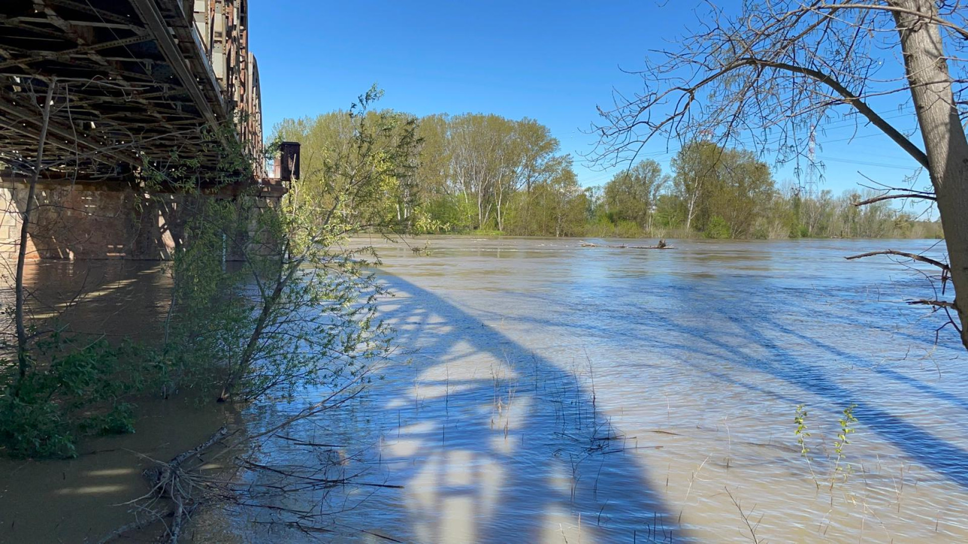 Nuova ondata di piena, il Po tocca i 5,83 metri: grande fiume sotto osservazione