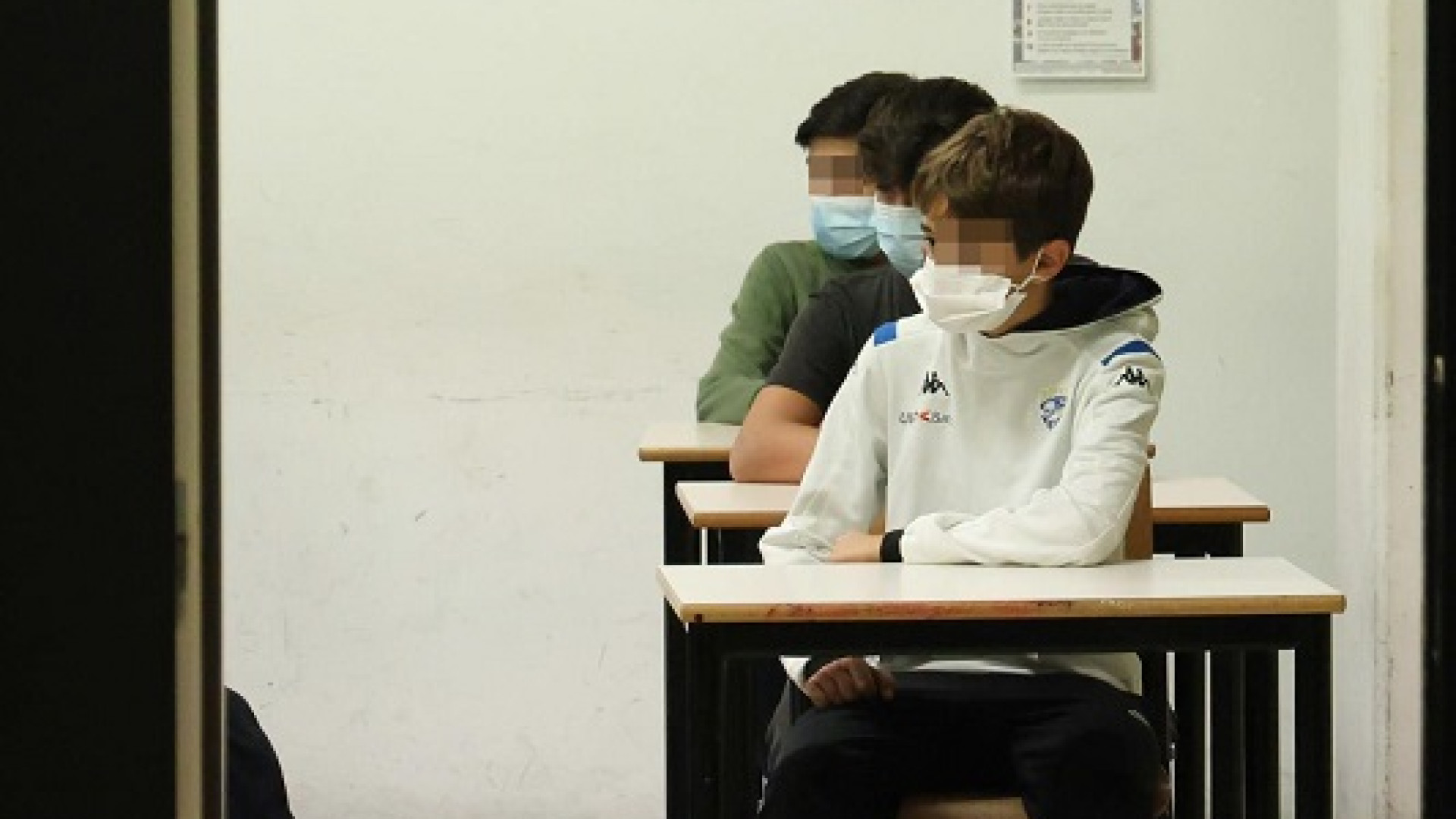 In una classe delle Elementari di San Nicolò tornano obbligatorie le mascherine