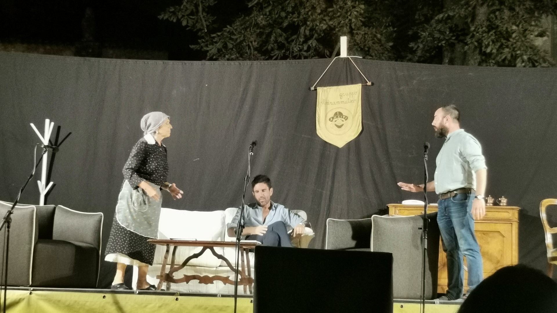 Risate e applausi a Vigolzone per la commedia dialettale. "I Soliti" compiono 50 anni