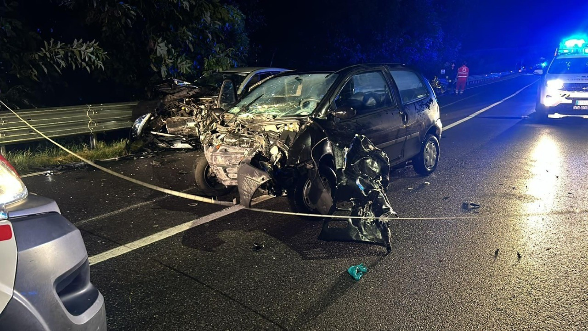 Scontro frontale tra due auto a San Rocco, sei feriti estratti dalle lamiere: una è grave