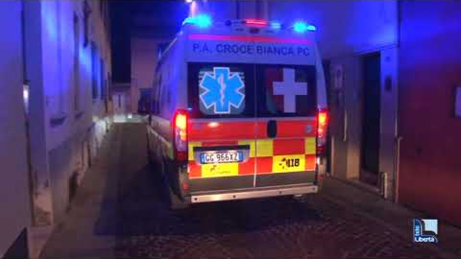 Tra Covid e incidenti stradali. Una notte sull'ambulanza con i volontari di Anpas