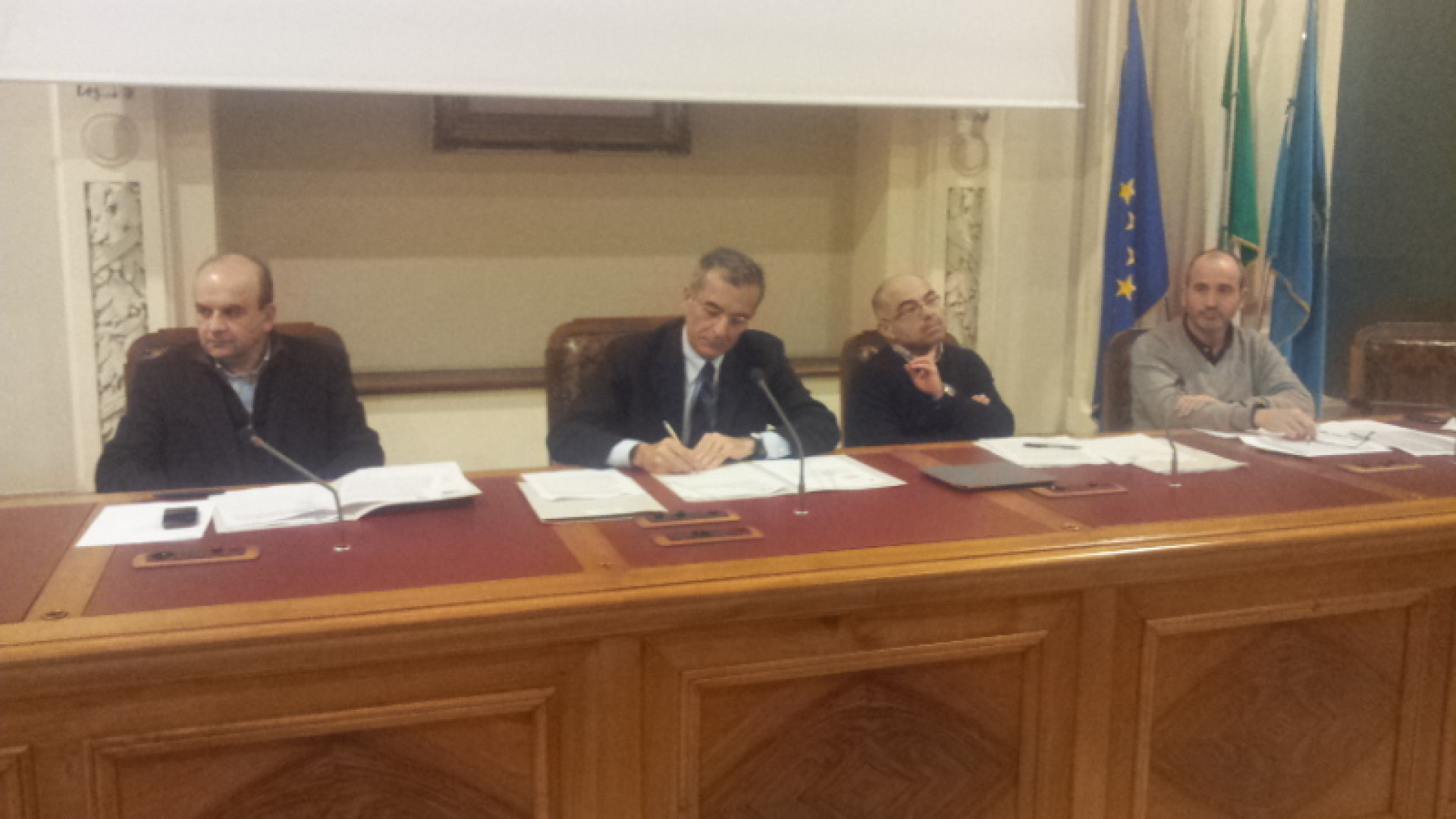 Gestione rifiuti, approvato il piano. Sindaci: "Decidono tutto a Bologna"