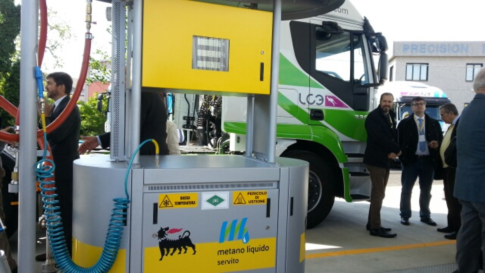 Caorsana, inaugurato il primo impianto in Italia di metano liquido per camion