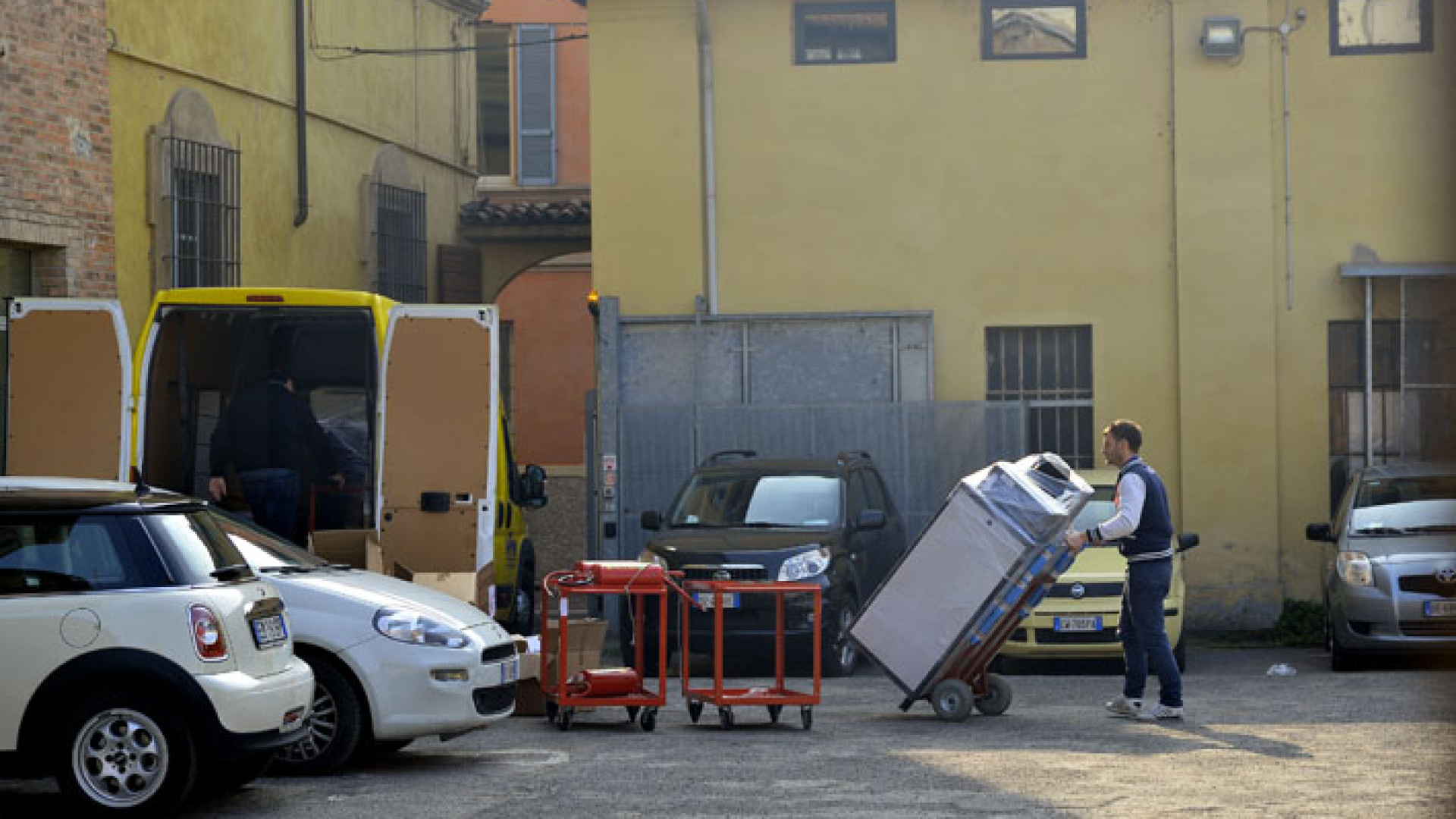 Trasloco ex provveditorato: problemi di sicurezza e spazi