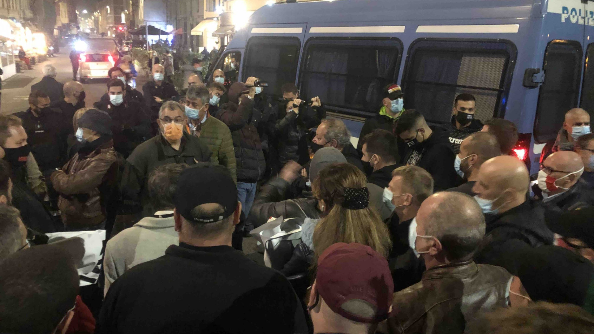 Proteste Covid, giudizio immediato per Lertora e Radaelli: "Nessun reato"