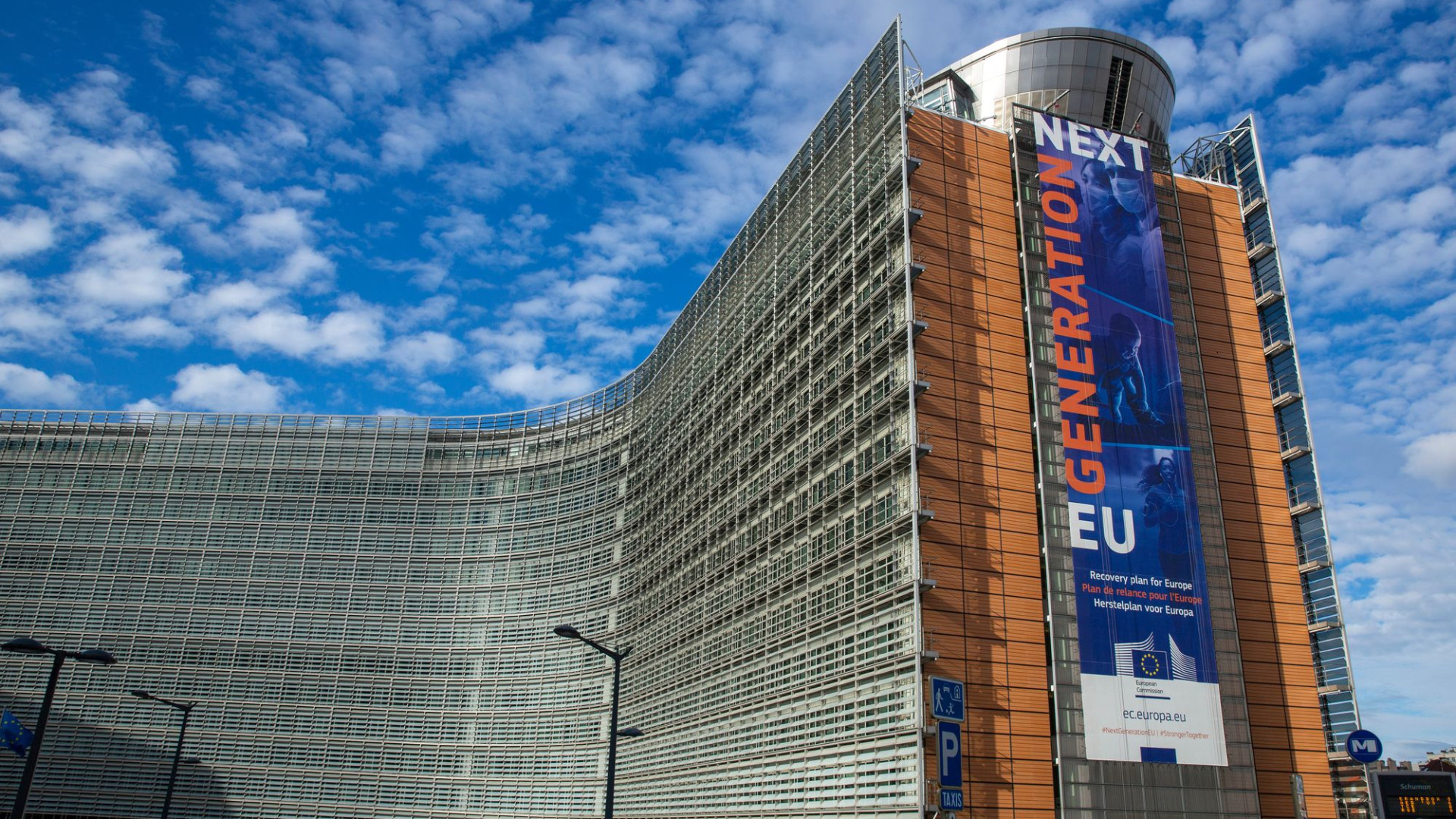 Più rinnovabili e meno Cina: l'Unione europea vara il piano per l'industria green