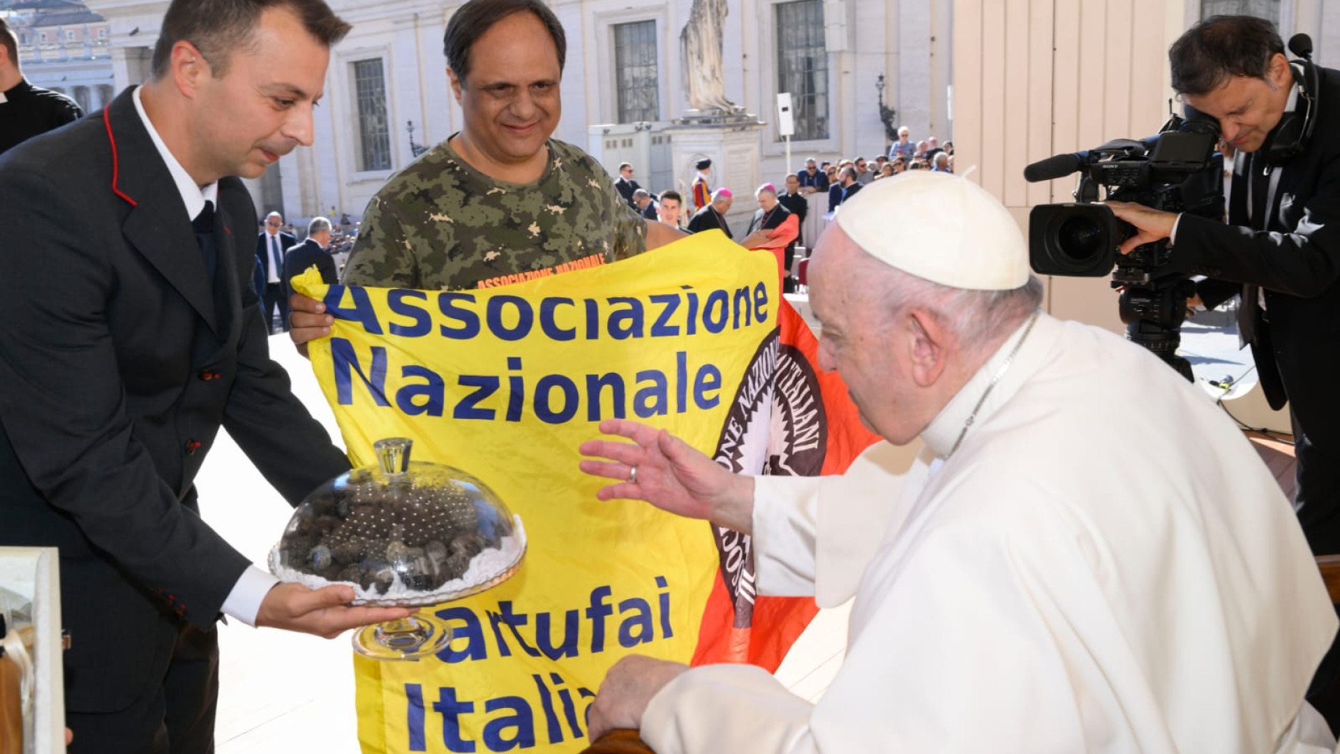 I tartufi di Vernasca e delle valli benedetti dal Papa per il pasto di 400 senzatetto