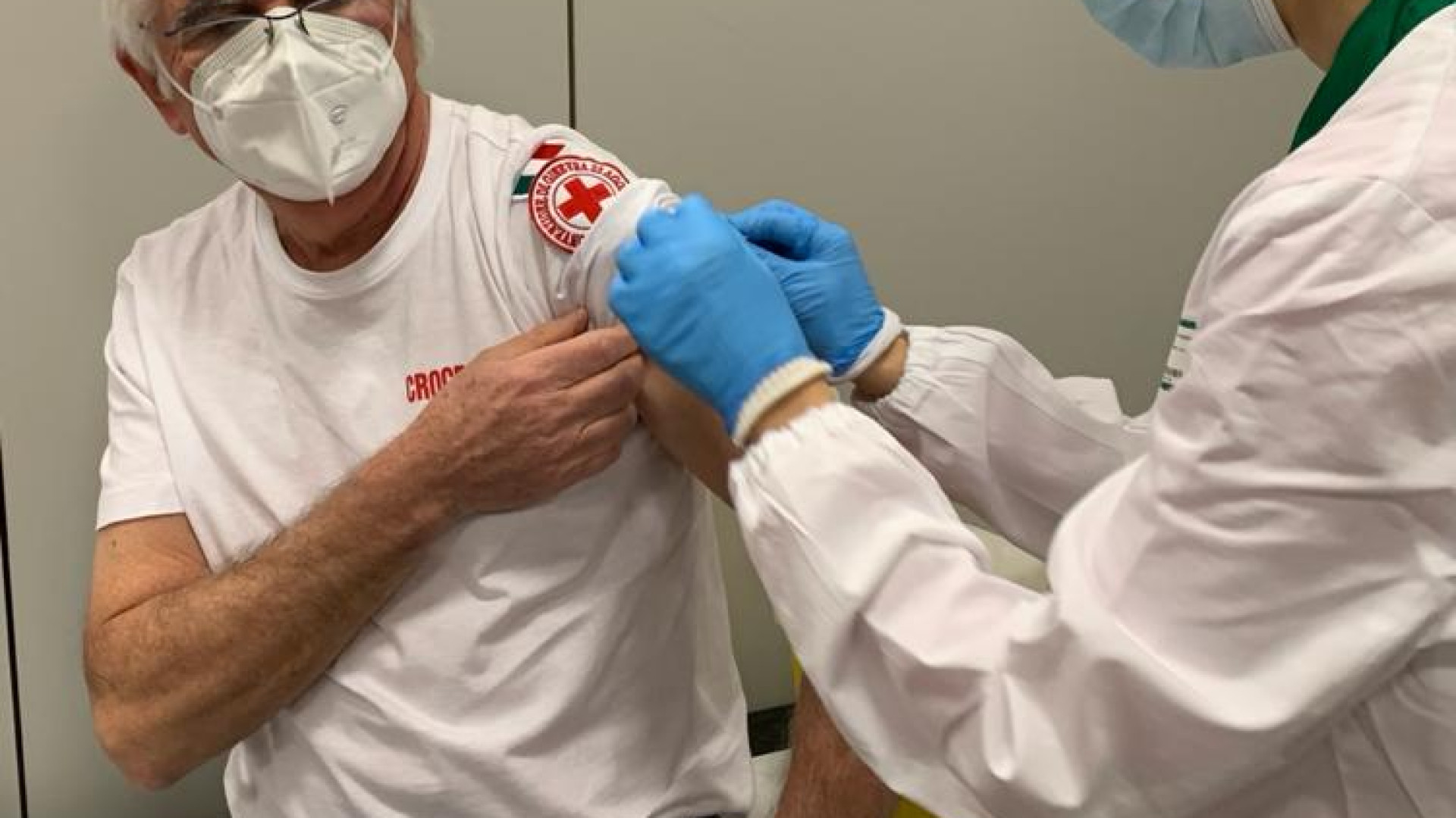 Primo sindaco vaccinato: è Piero Rebolini, volontario della Croce Rossa