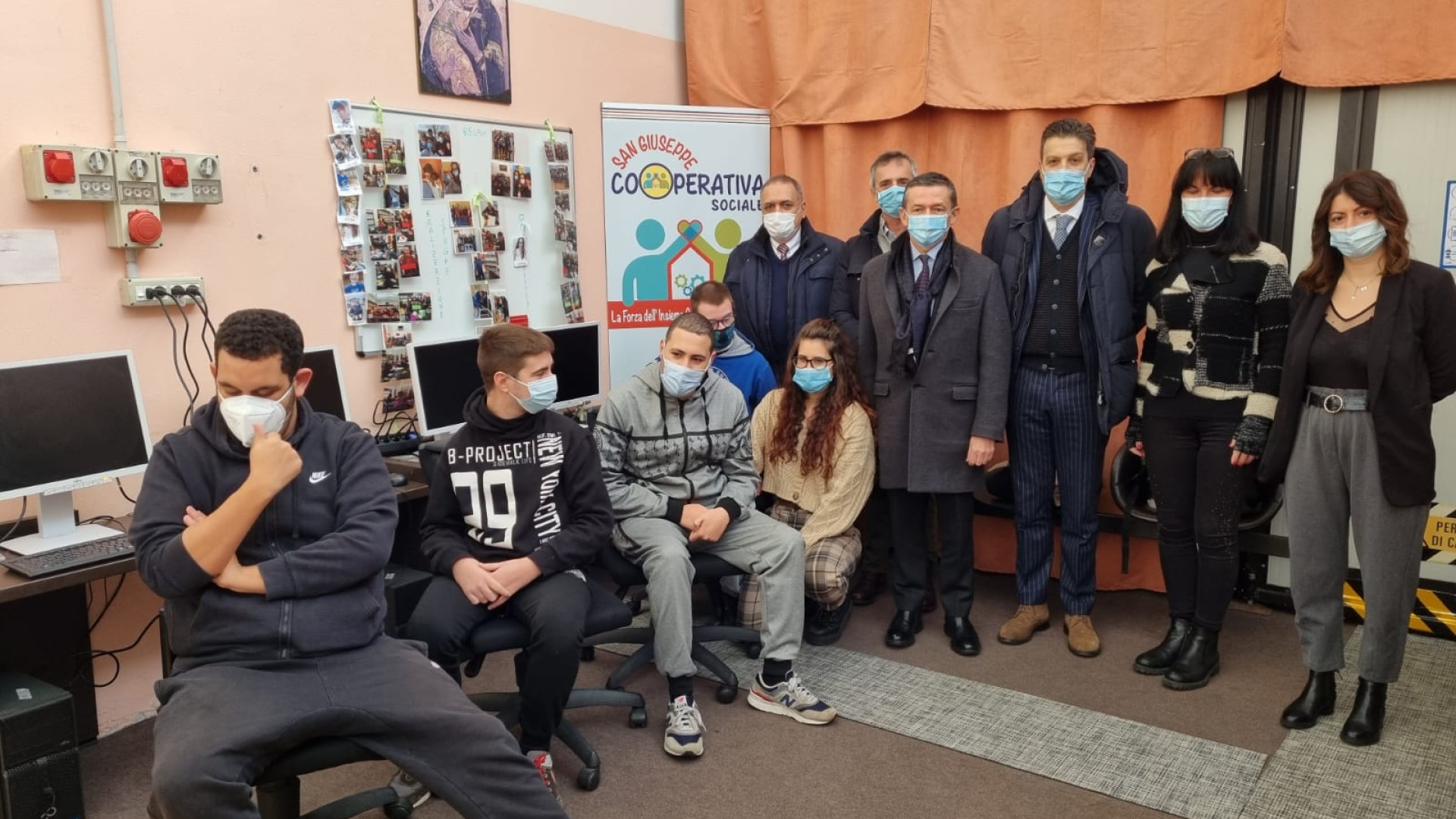 Oltre l'autismo, da Credit Agricole 10 computer. Ballerini: "Regalo immenso"