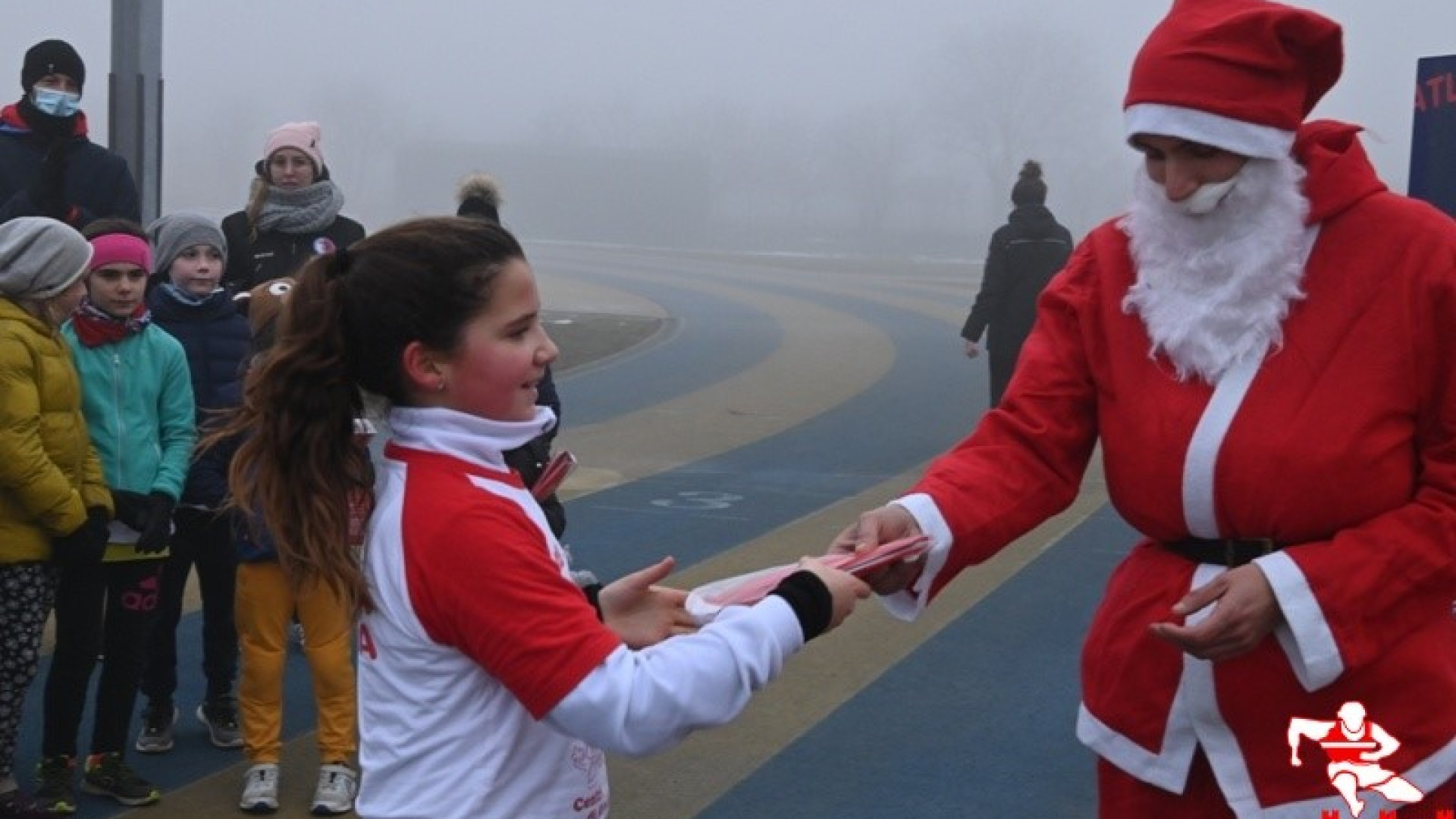 Atletica Piacenza: festa con Babbo Natale per bambini e ragazzi