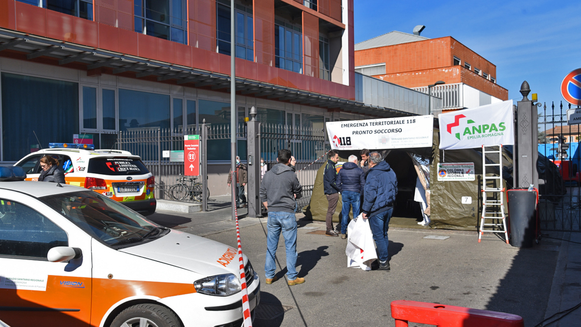 La generosità di imprese e associazioni per la sanità piacentina
