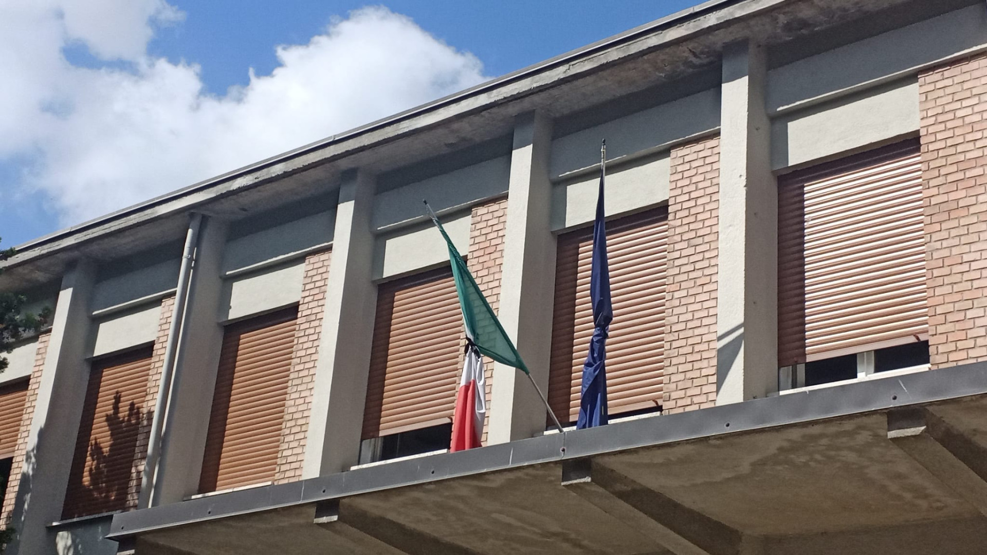 Bandiere a mezz’asta per ricordare Kristopher Dixon. Domani alle 17.30 i funerali