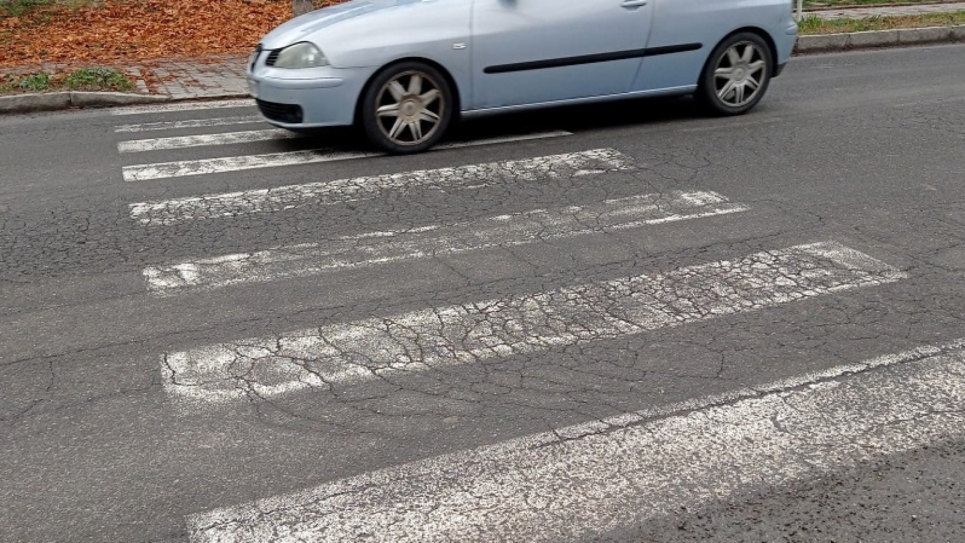Borgonovo, addio alle strisce pedonali sbiadite: in arrivo 10 attraversamenti illuminati