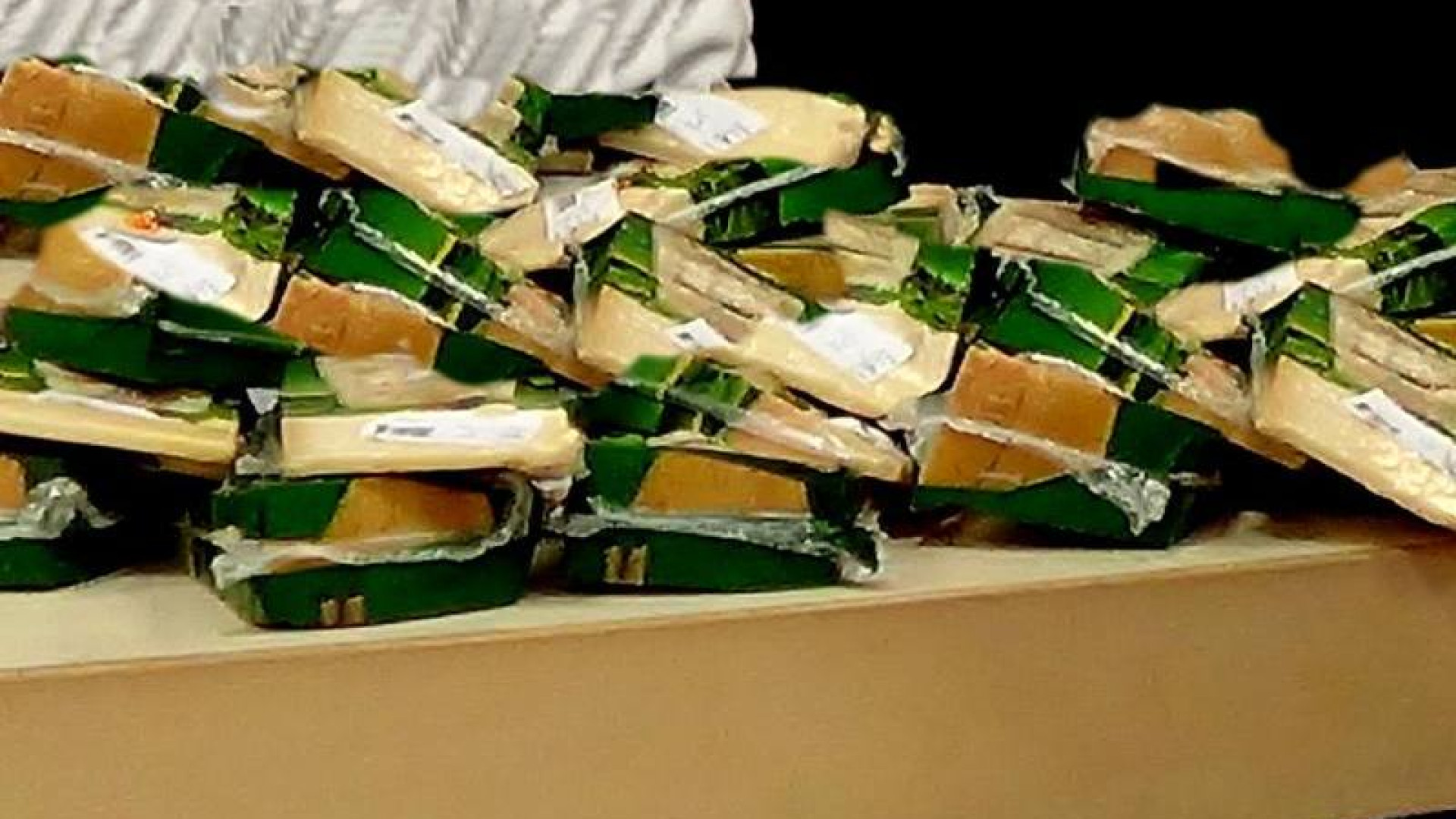 Rubavano Parmigiano Reggiano per rivenderlo in Romania. Arrestate