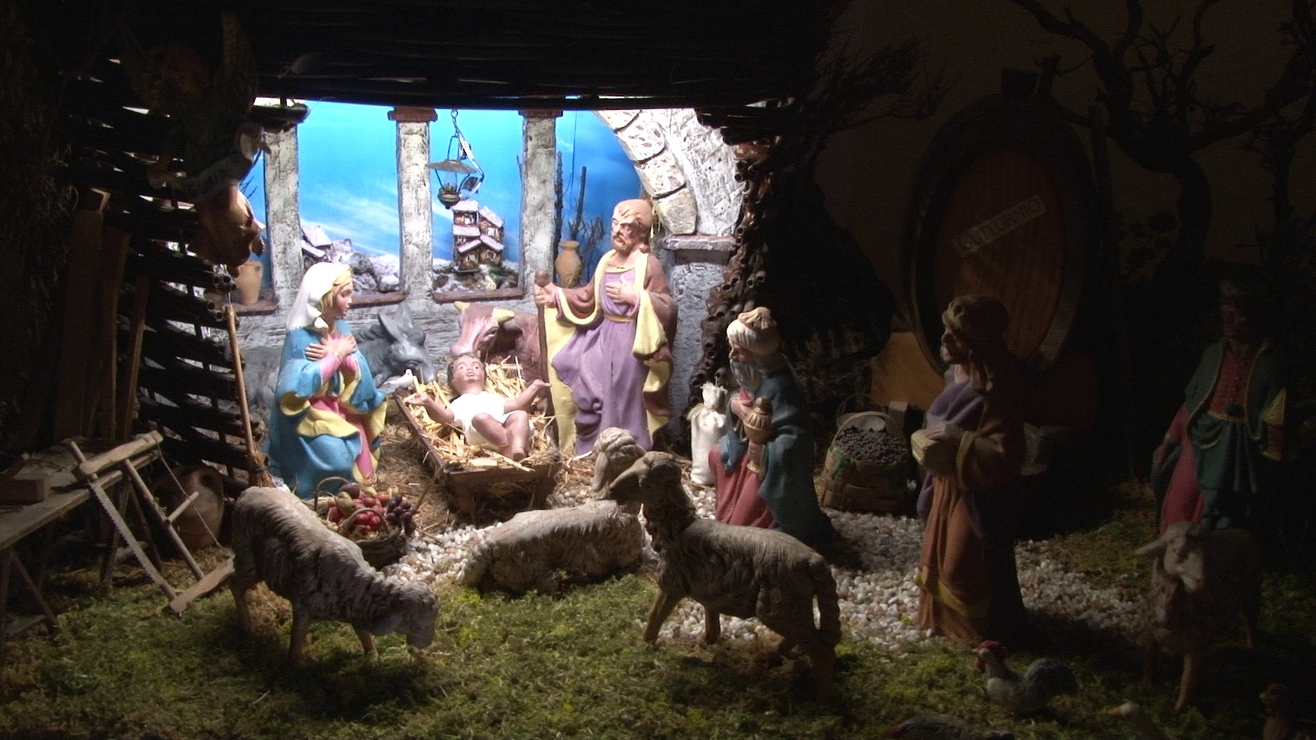 Presepi in mostra nella chiesa di Rottofreno. "Qui c'è la forza della famiglia"