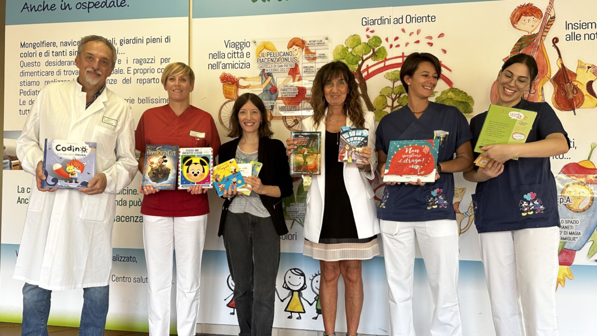 "Aiutaci a crescere". Donati 4mila euro di libri alla Pediatria di Piacenza