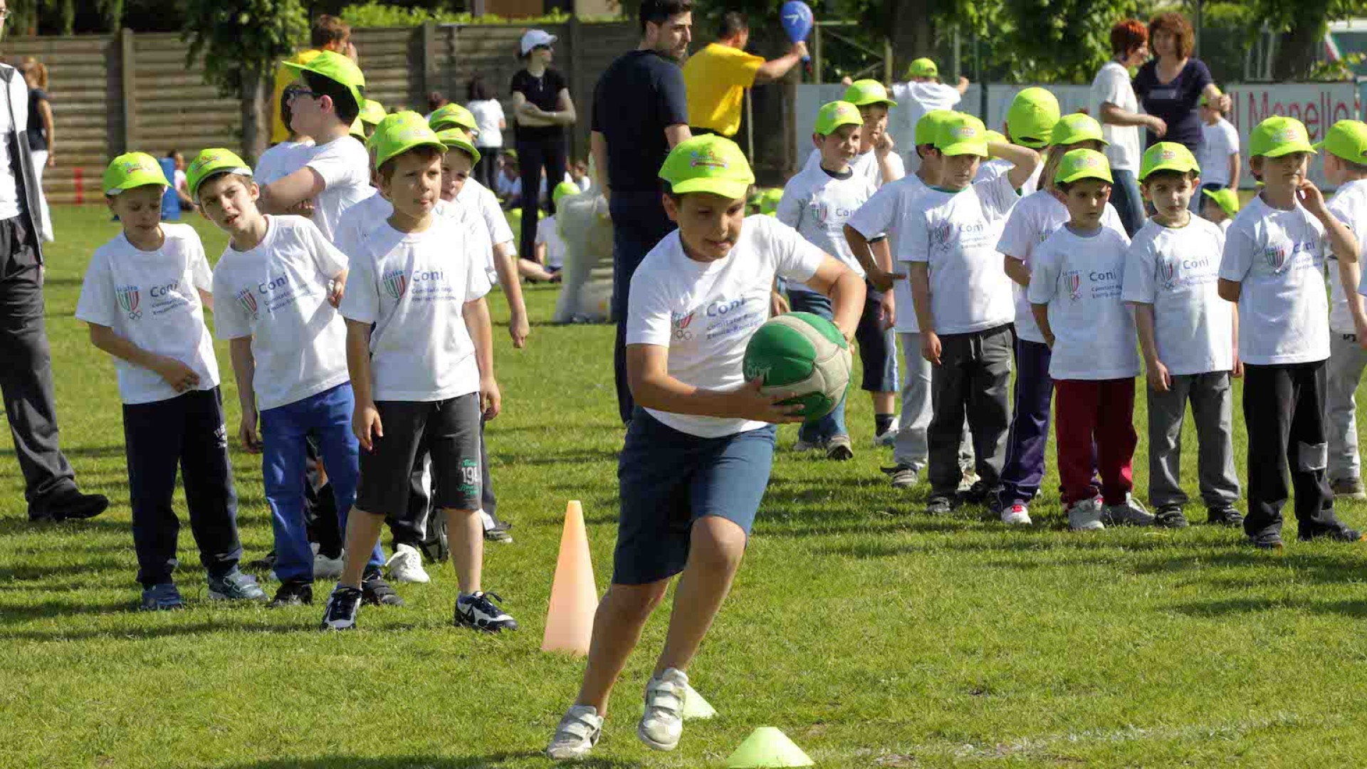 Giornata di sport al Beltrametti con “Giocosport” e 500 bambini. Le foto