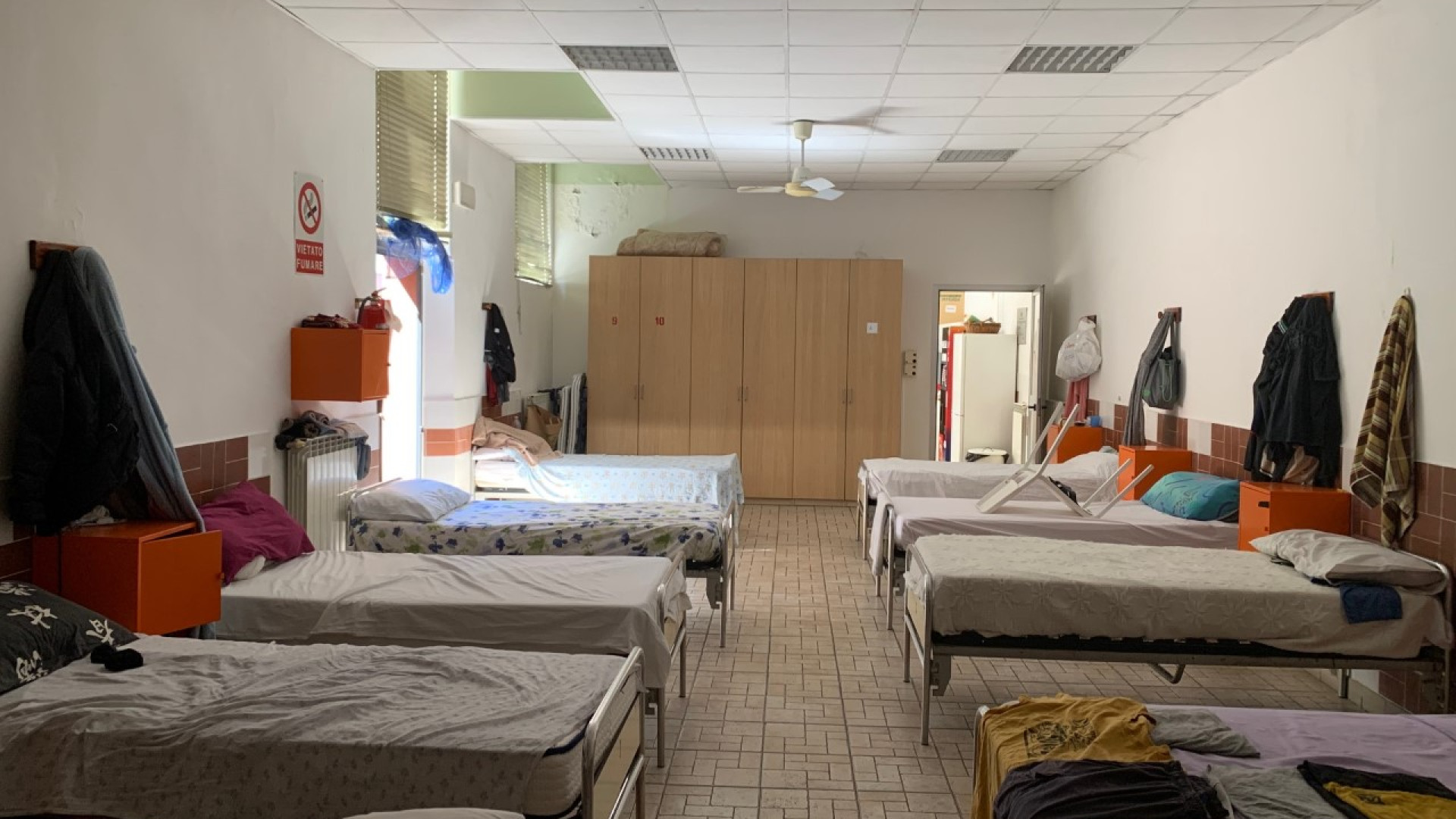 Emergenza senzatetto: appello per la donazione di lenzuola e salviette