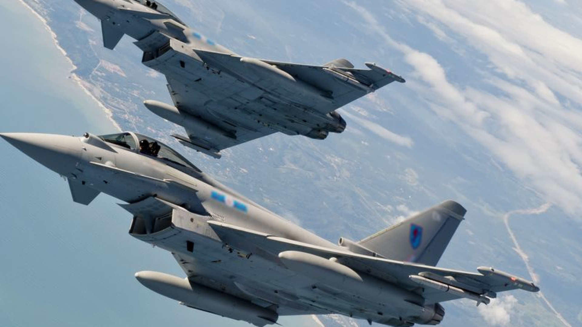 Aereo non identificato, scatta l'allarme. Caccia Eurofighter sorvolano i cieli piacentini