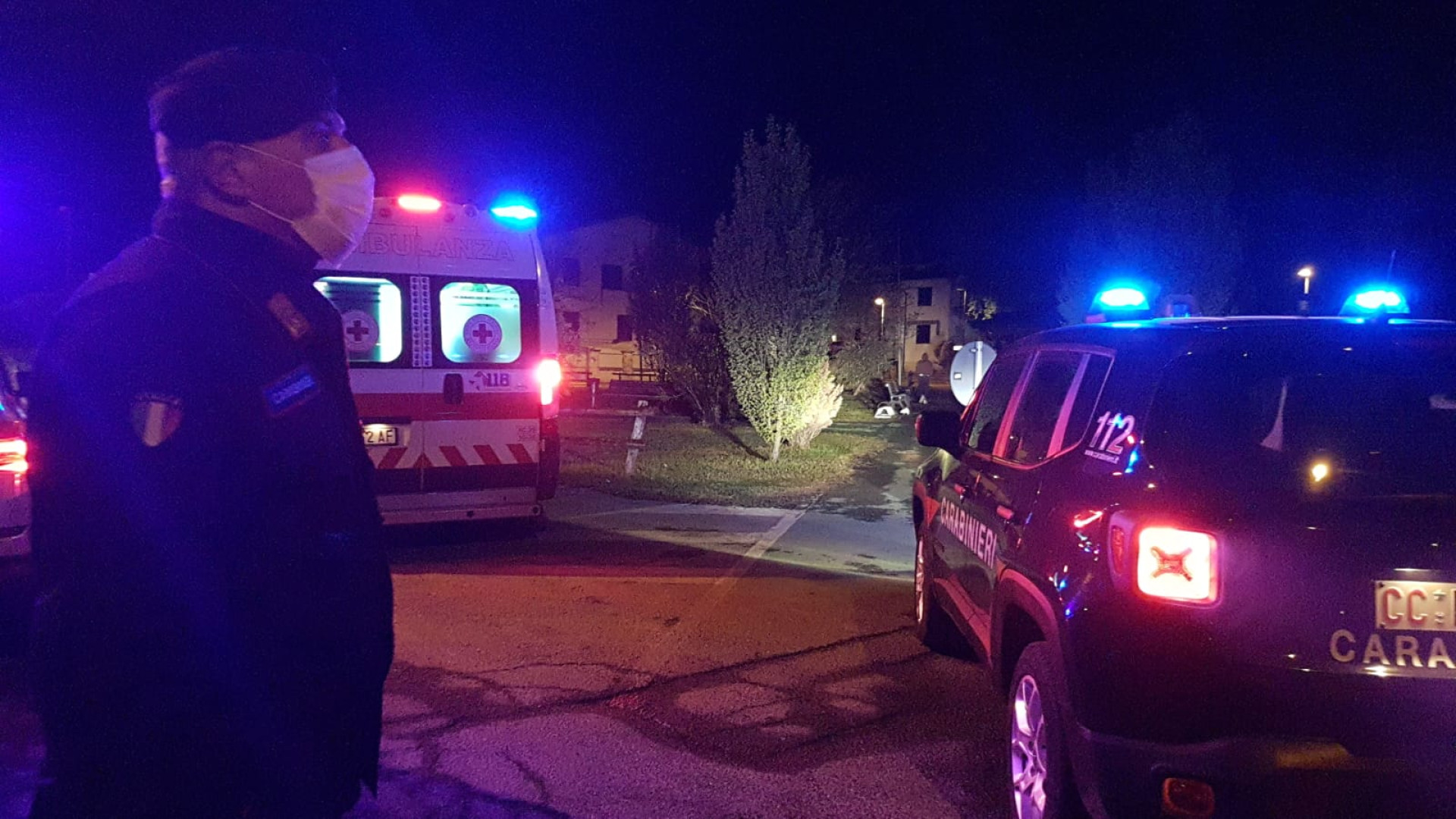 Notte di sangue a Calendasco: parte una coltellata, ferito un giovane