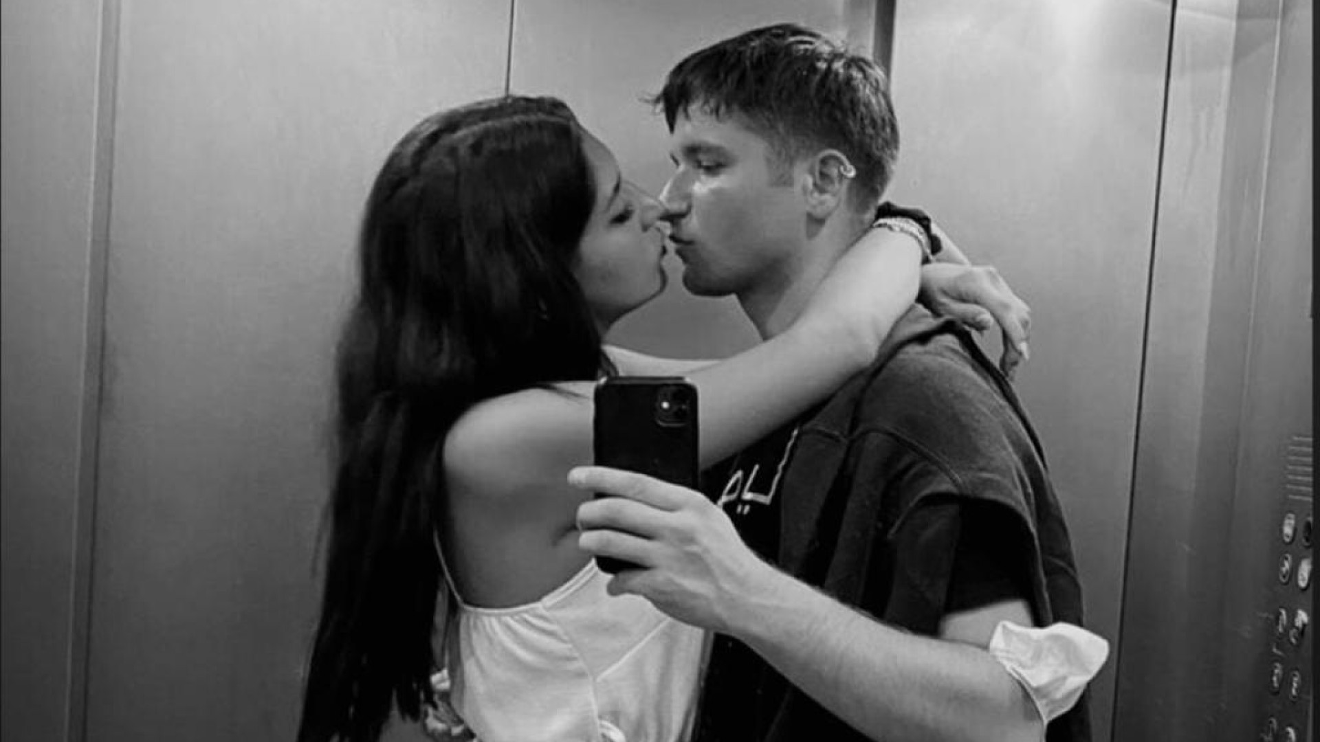 Elisa e Costantino erano inseparabili. "Milions" cantava per lei "Vivi la vita"