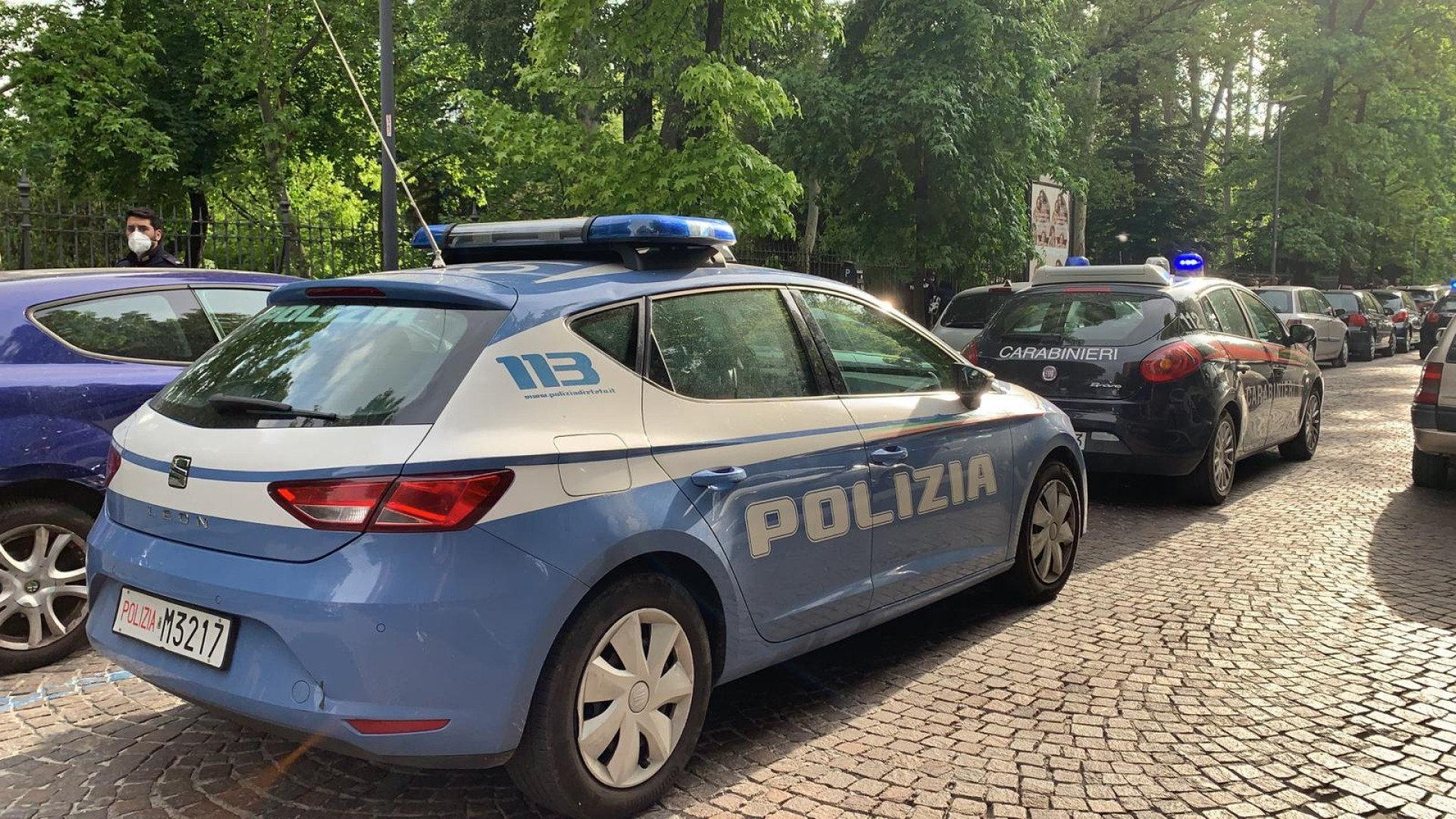 Viale il Piacentino, una sigaretta negata fa scattare la rissa tra due giovani