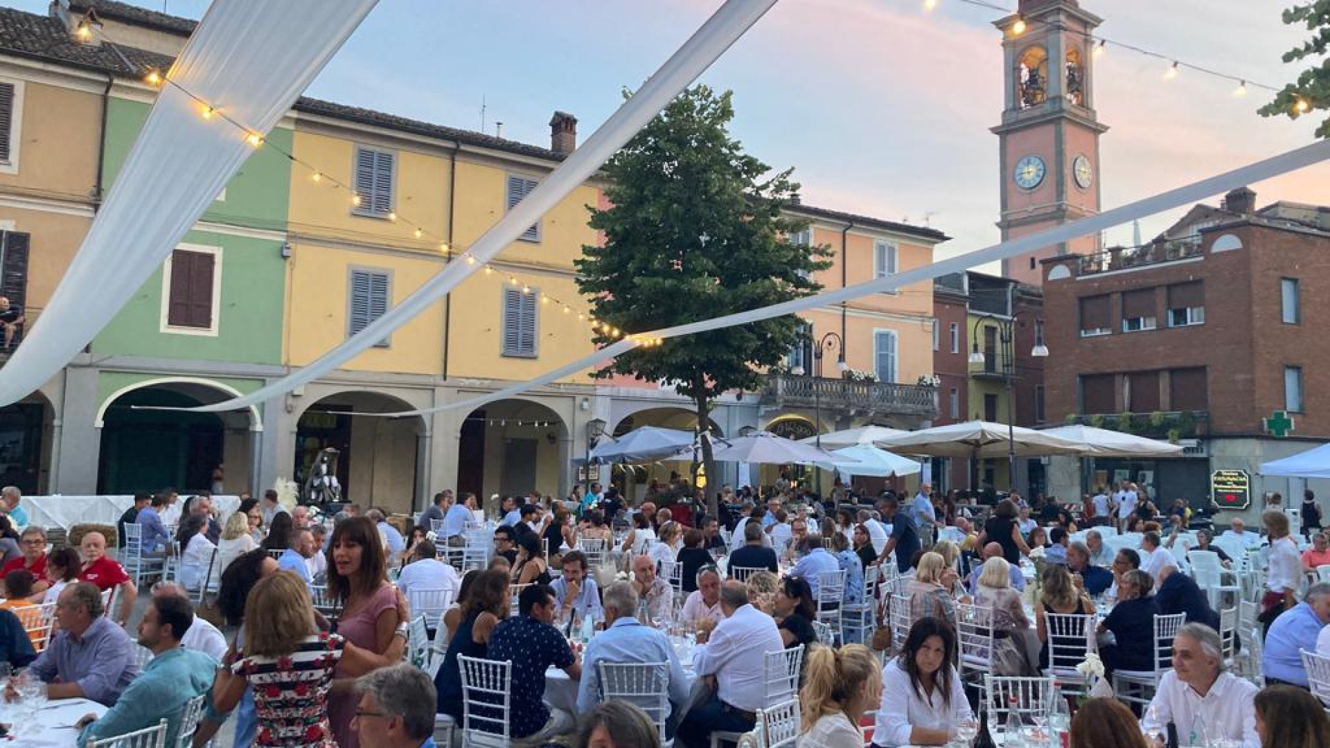 Pianello, successo per la cena a favore di Amop: raccolti 10mila euro