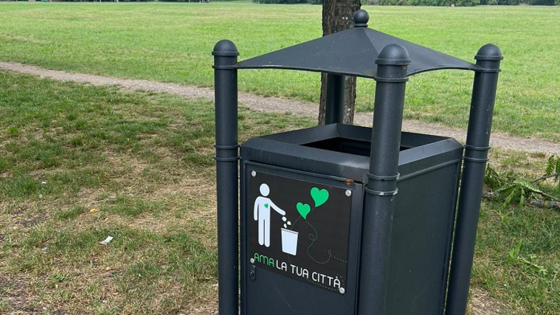 Cinquanta nuovi cestini dell'immondizia posizionati al Parco della Galleana