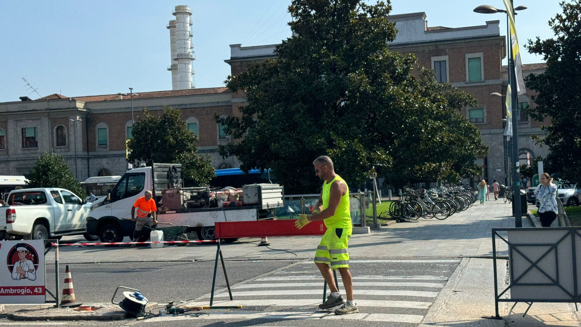 Nuovi semafori a chiamata in stazione e via Emilia Parmense: avviati i cantieri