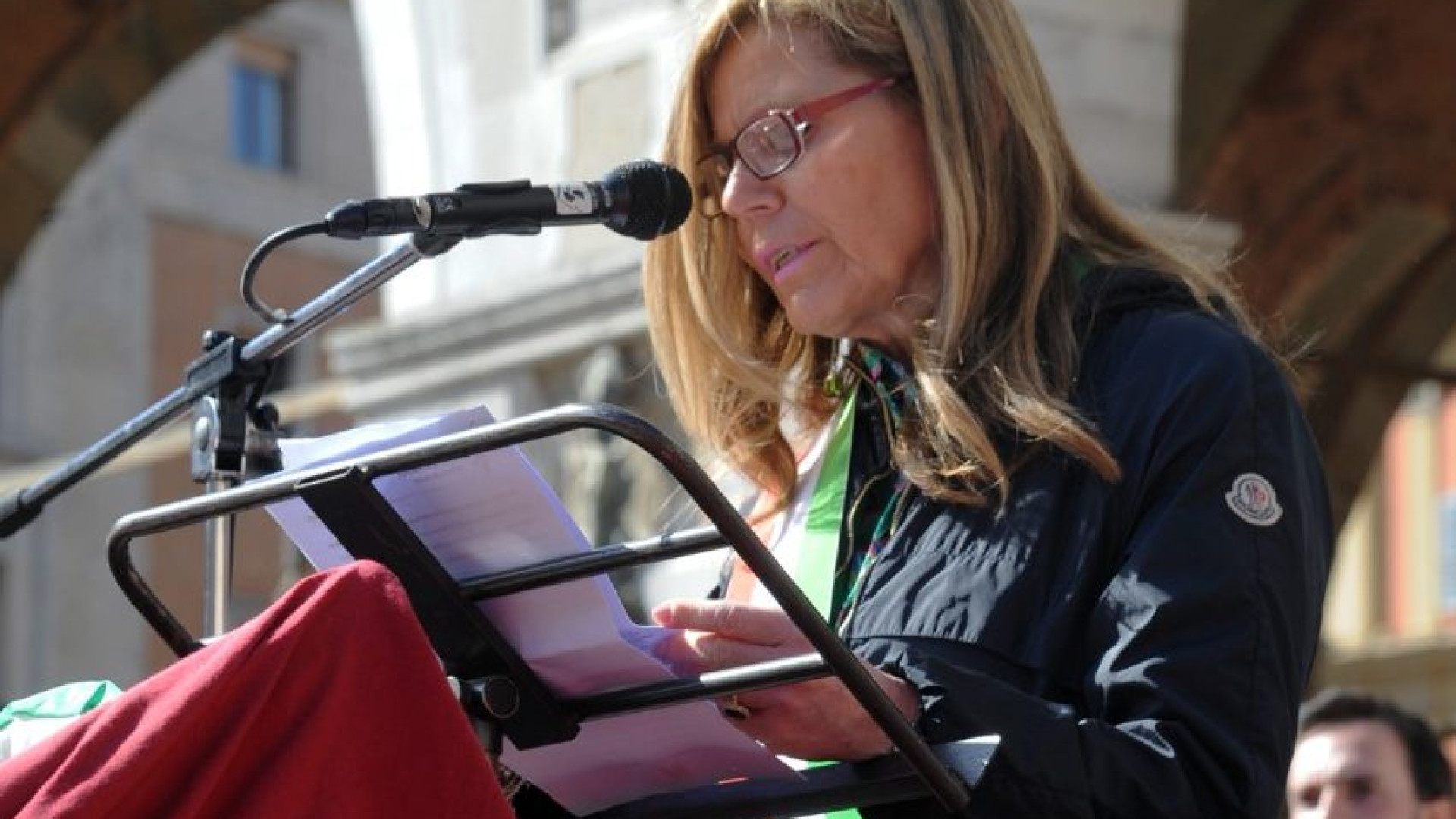 Danneggiata l'auto del sindaco Barbieri. La solidarietà dei politici