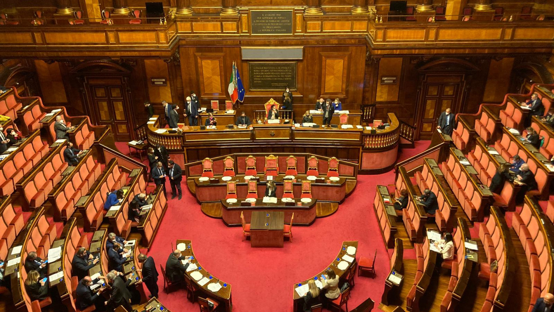 Un passo nel mondo. Toc toc. E' qui la casta? Viaggio al Senato. Podcast