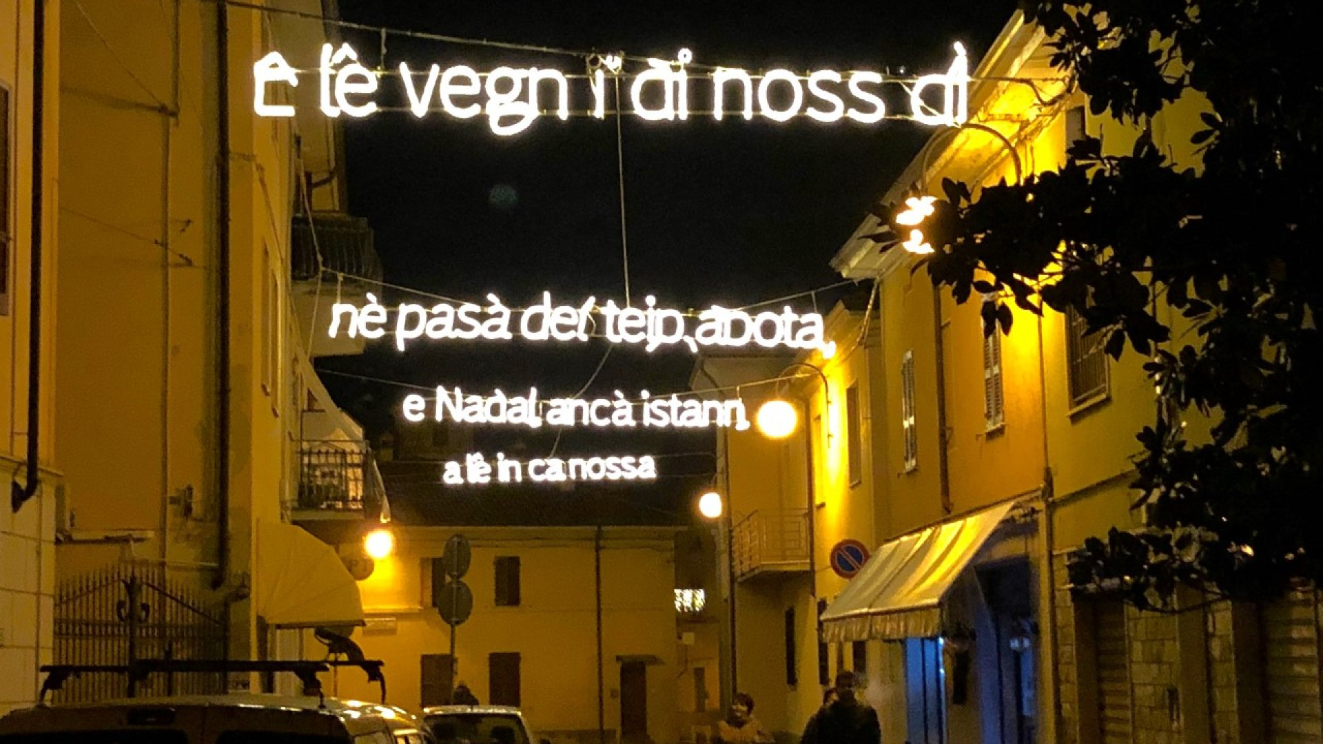 A Sarmato inaugurate le luminarie in dialetto con le poesie di Sandro Sacchi