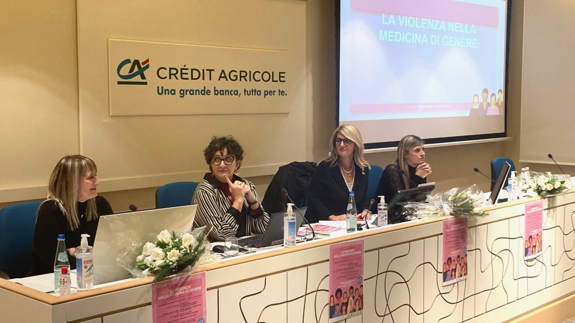 "Così la medicina svantaggia le donne. E tra le immigrate abusi e mutilazioni genitali"