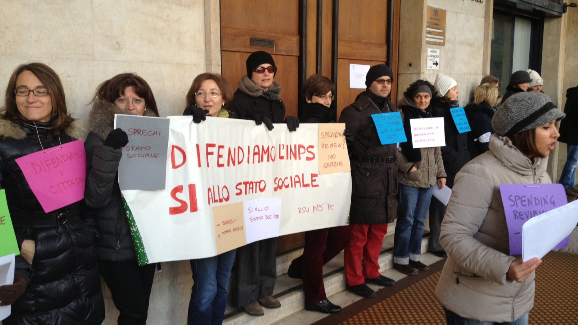 In piazza la protesta dei dipendenti Inps, Inail e Inpdap contro il governo