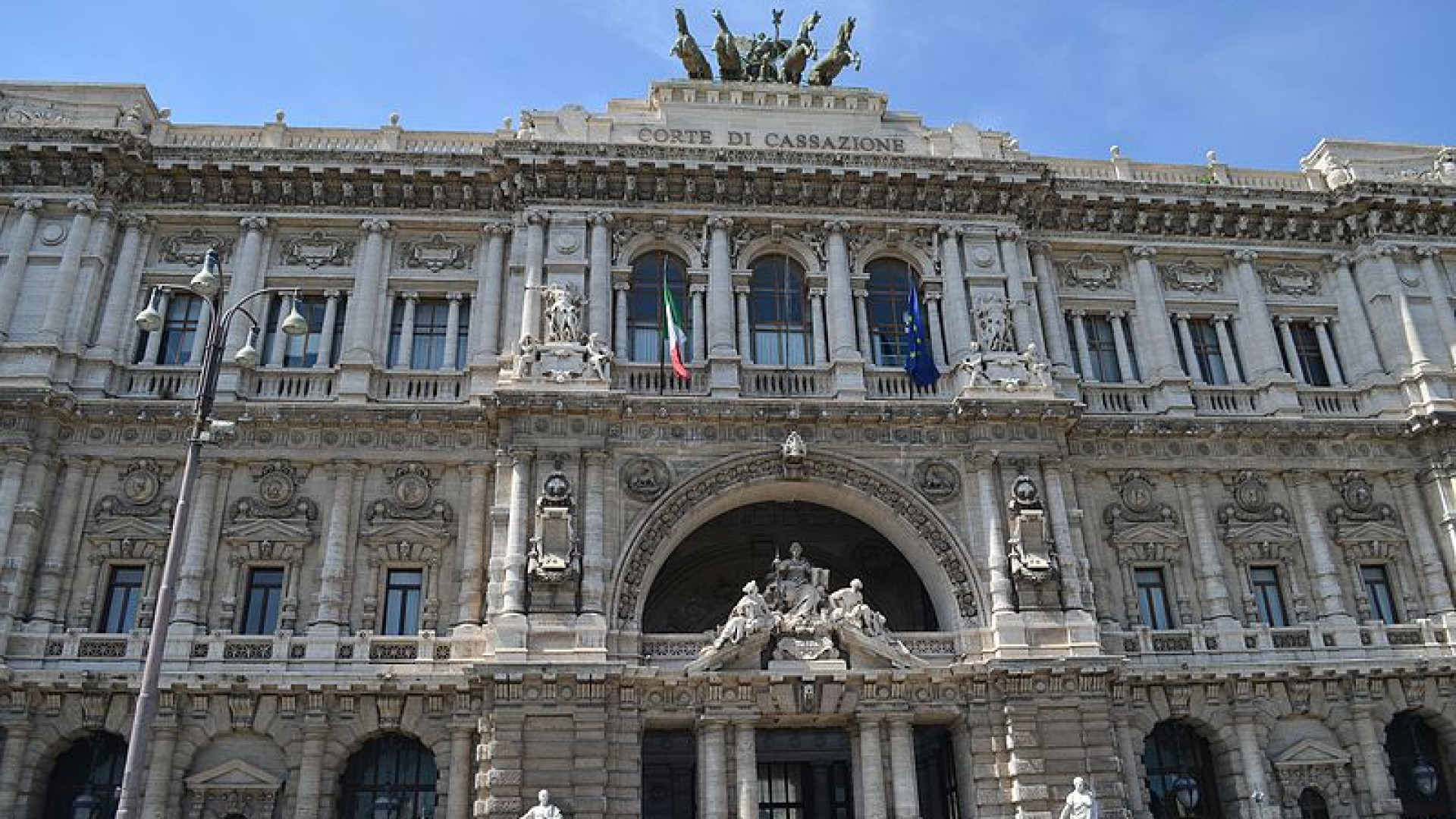 La Cassazione sulle "spese pazze" in Regione, annullata condanna di Andrea Pollastri