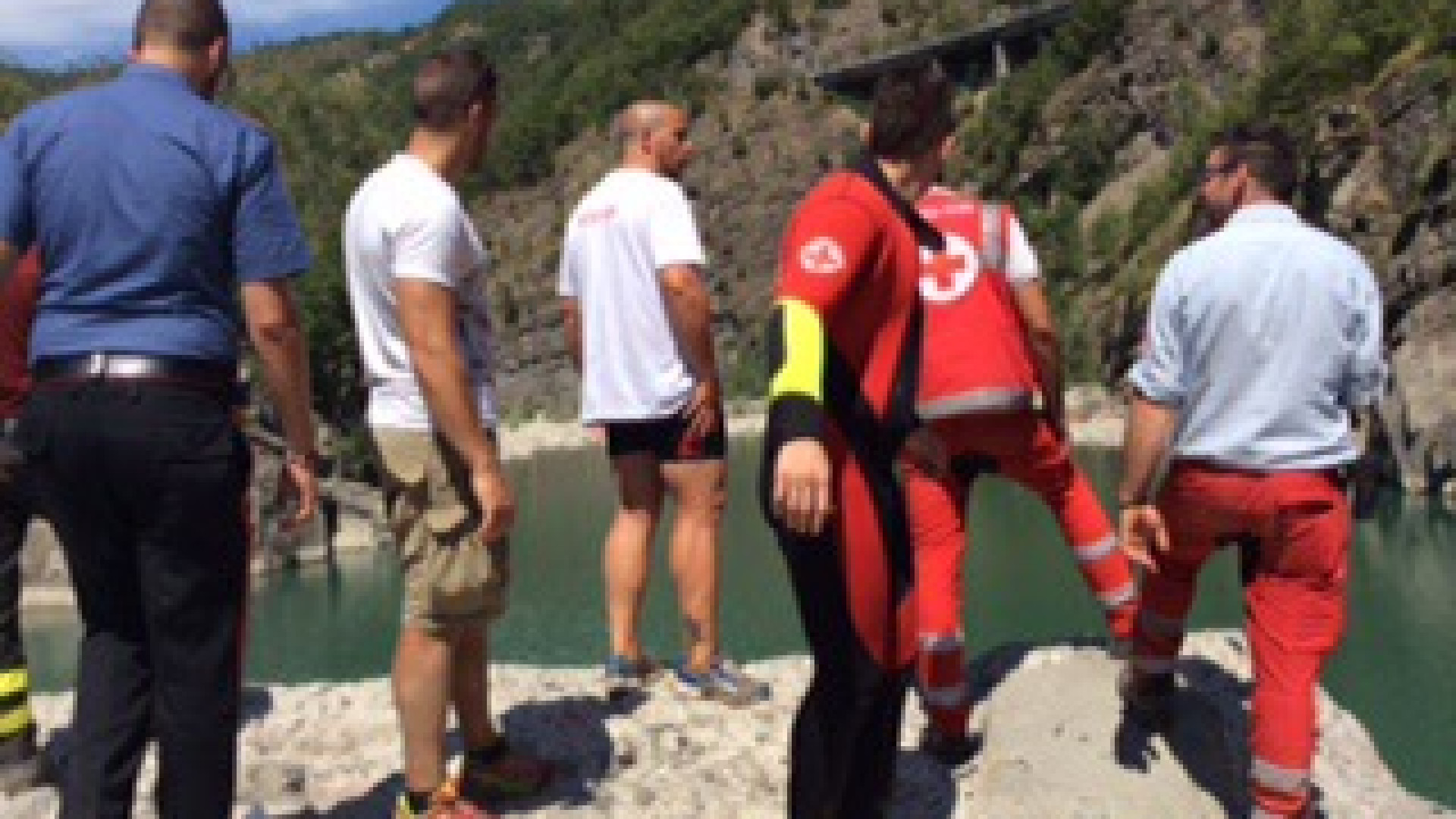 Annega a San Salvatore di Bobbio: muore un 26enne pavese. Foto