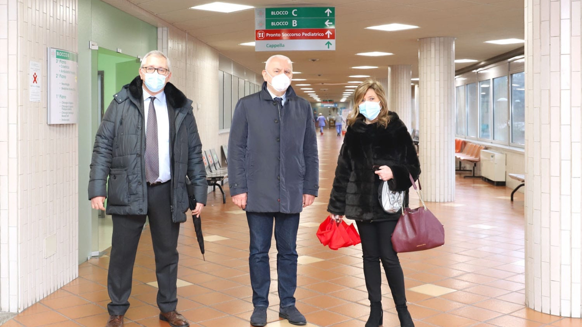 Il sindaco Barbieri e l’assessore regionale Colla in visita all’ospedale. “Vicini a chi ci tutela”