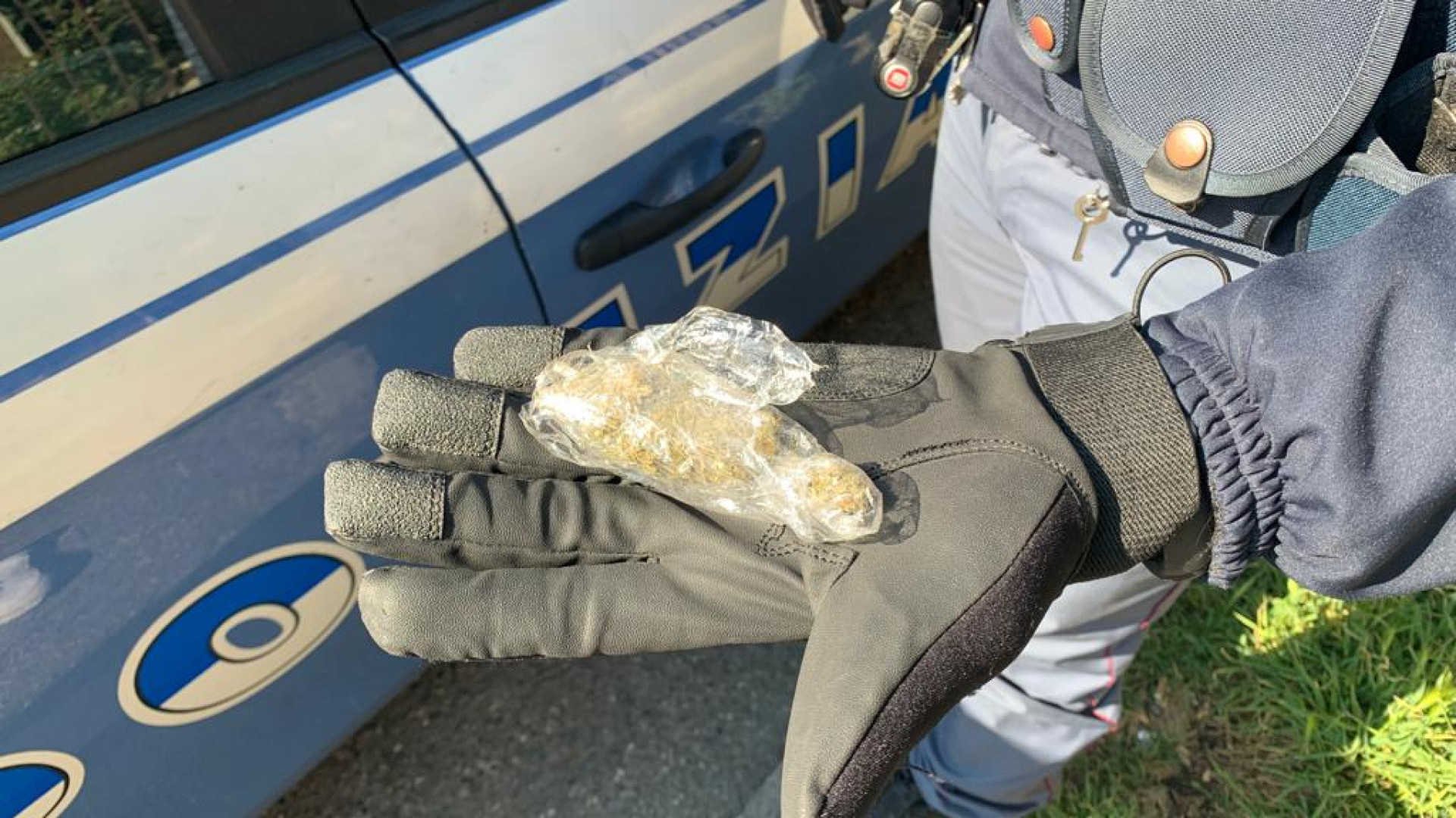 Alcol, droga e velocità: in un mese ritirate 24 patenti e 280 grammi di stupefacenti