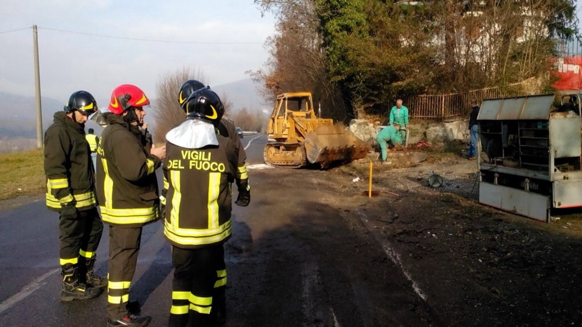 Camion perde una ruspa, Statale 45 chiusa a Bellaria e poi riaperta