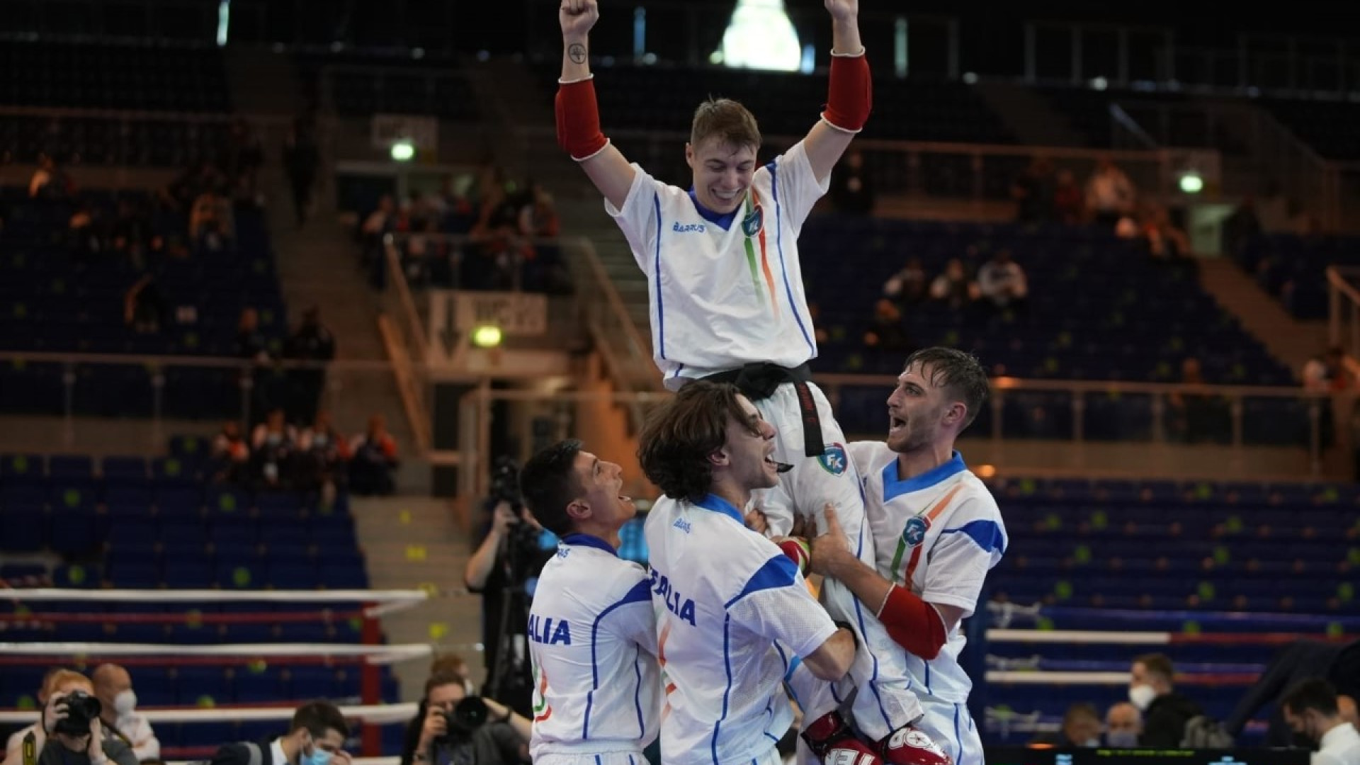 Kickboxing, Davide Colla chiude la carriera con l’oro a squadre nel Mondiale