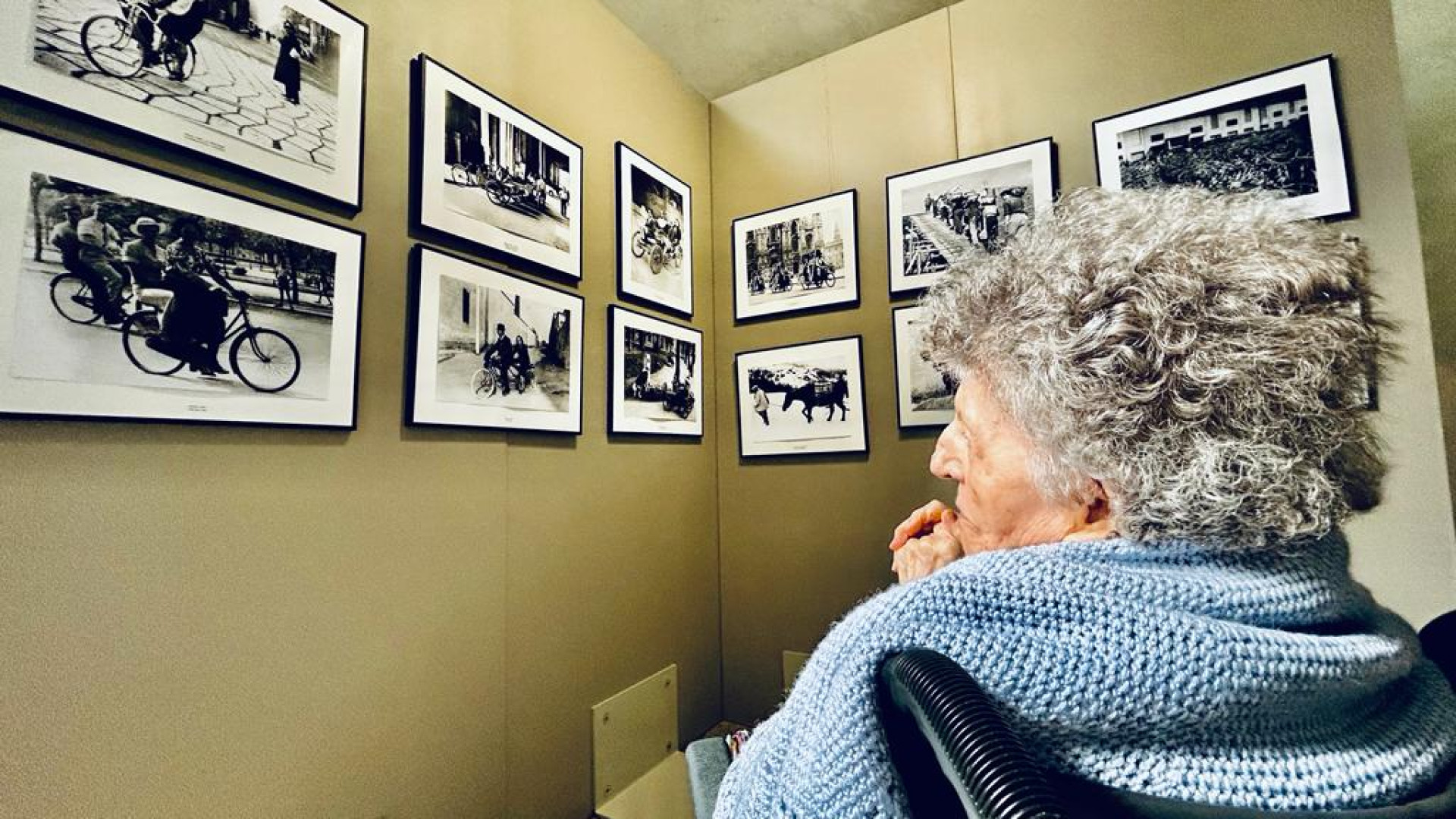 Commozione alla mostra in Santa Chiara, ex mondina si riconosce nelle foto di Petrelli