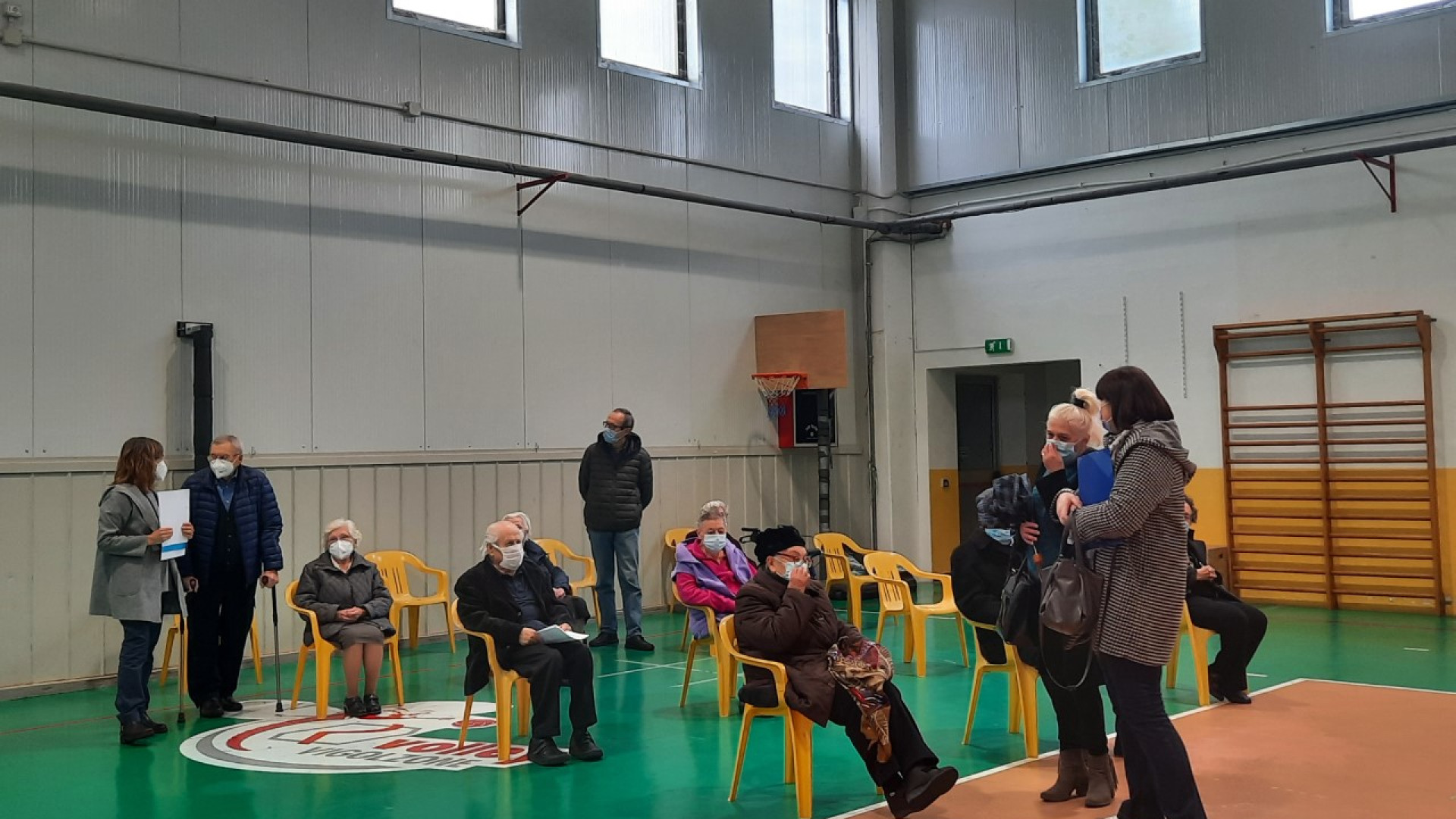 Palazzetto di Vigolzone centro vaccini per un pomeriggio: 21 over 80