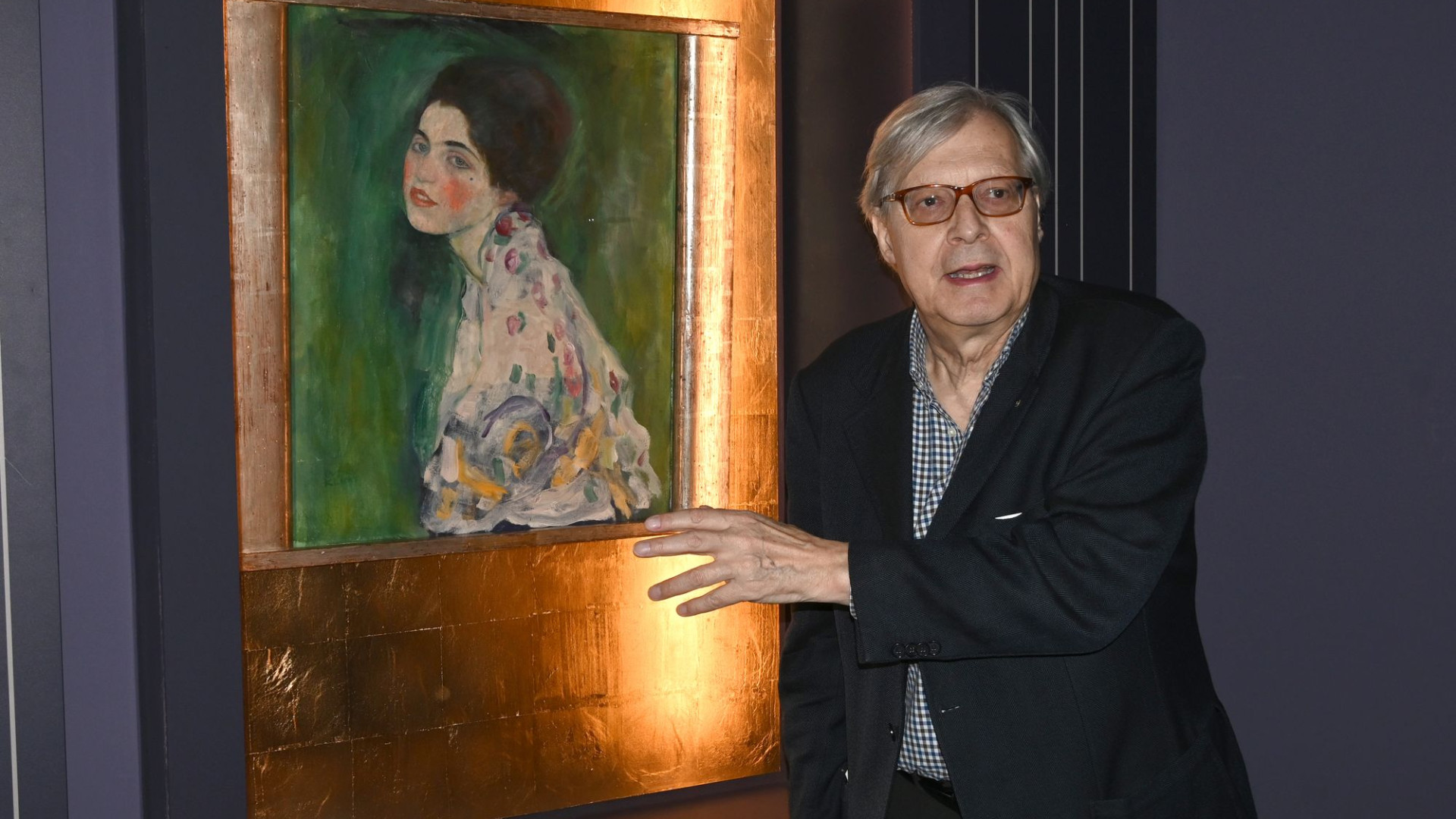 Vittorio Sgarbi visita in anteprima la mostra su Klimt: "Molto ben allestita"