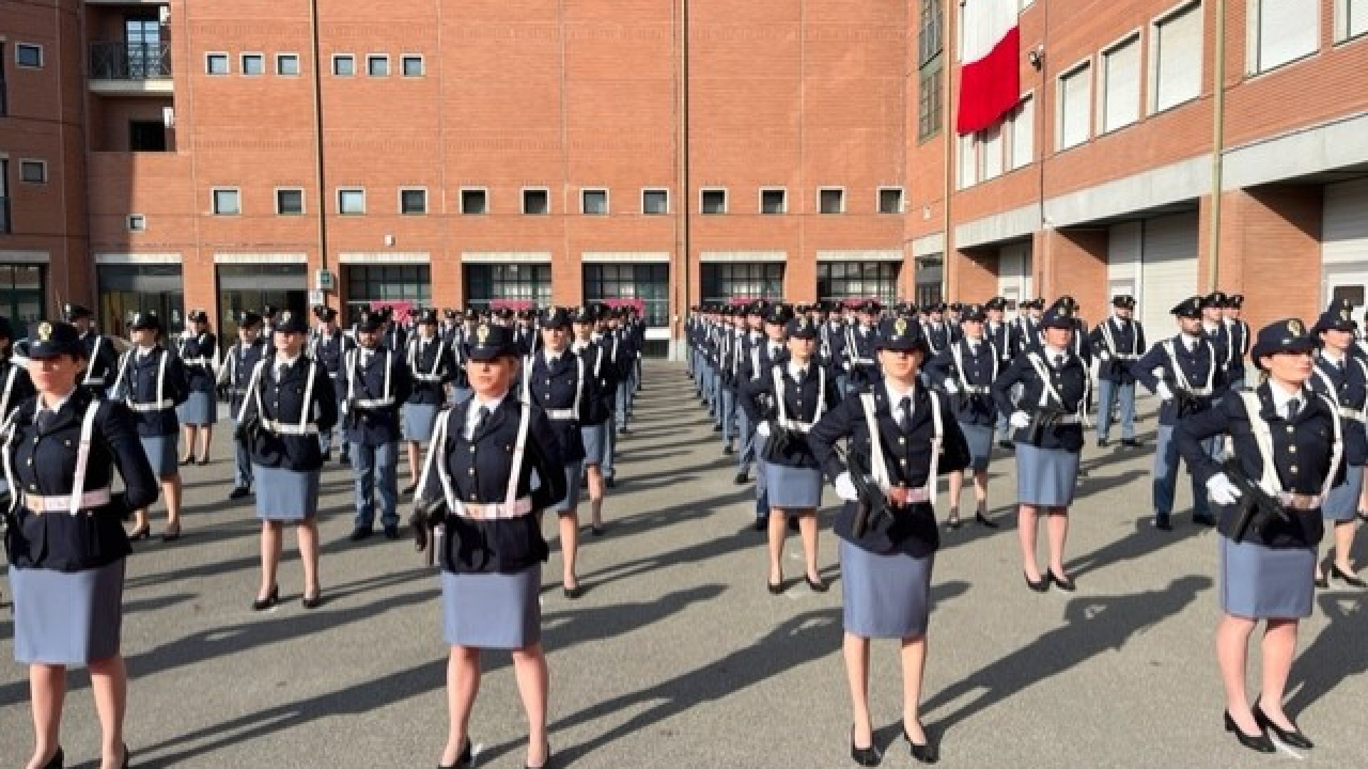 "Missione a servizio della comunità". Giuramento per 129 allievi agenti di polizia