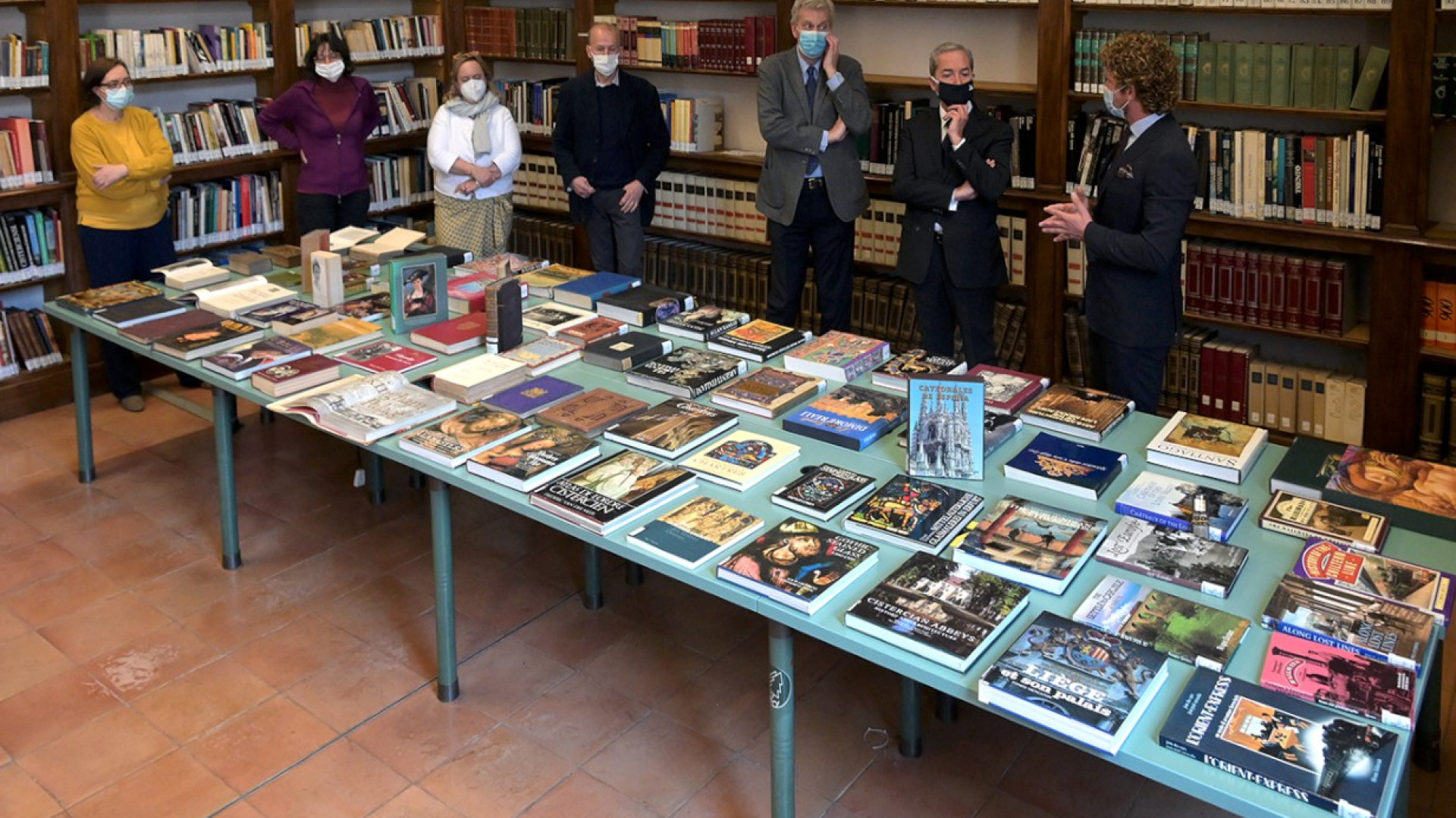 Collezione Charles MacKay, prosegue la catalogazione dei volumi donati alla biblioteca