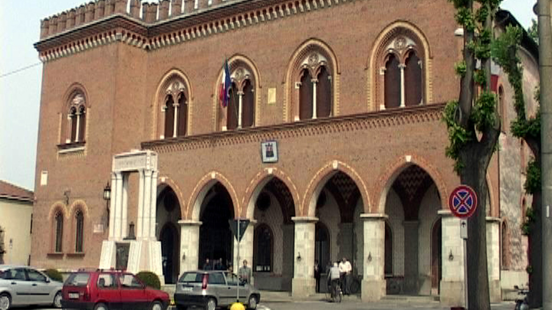 Castelvetro, scontro sul bilancio.In arrivo aumenti di Irpef e Imu